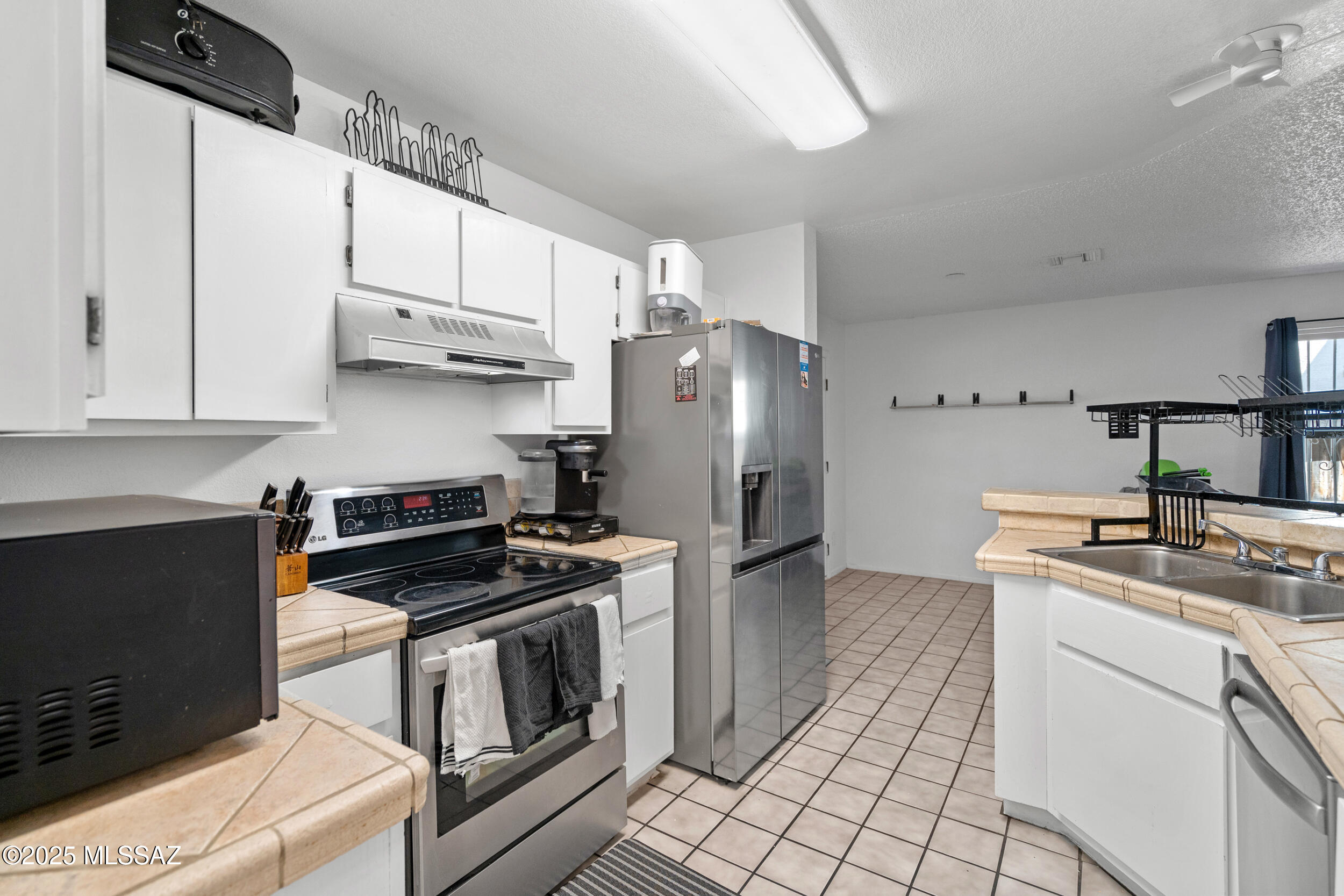 3532 W Avenida Obregon