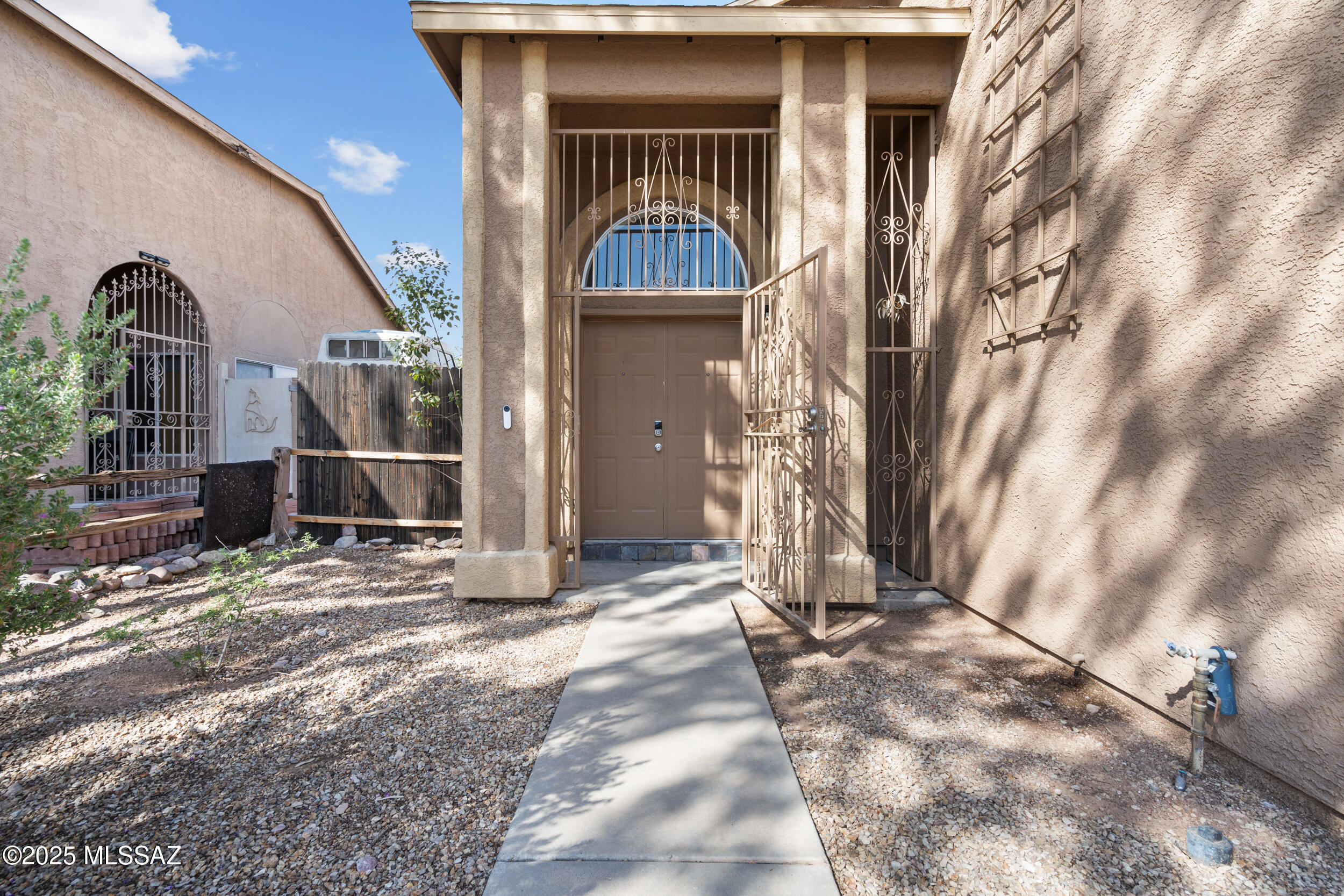 3532 W Avenida Obregon