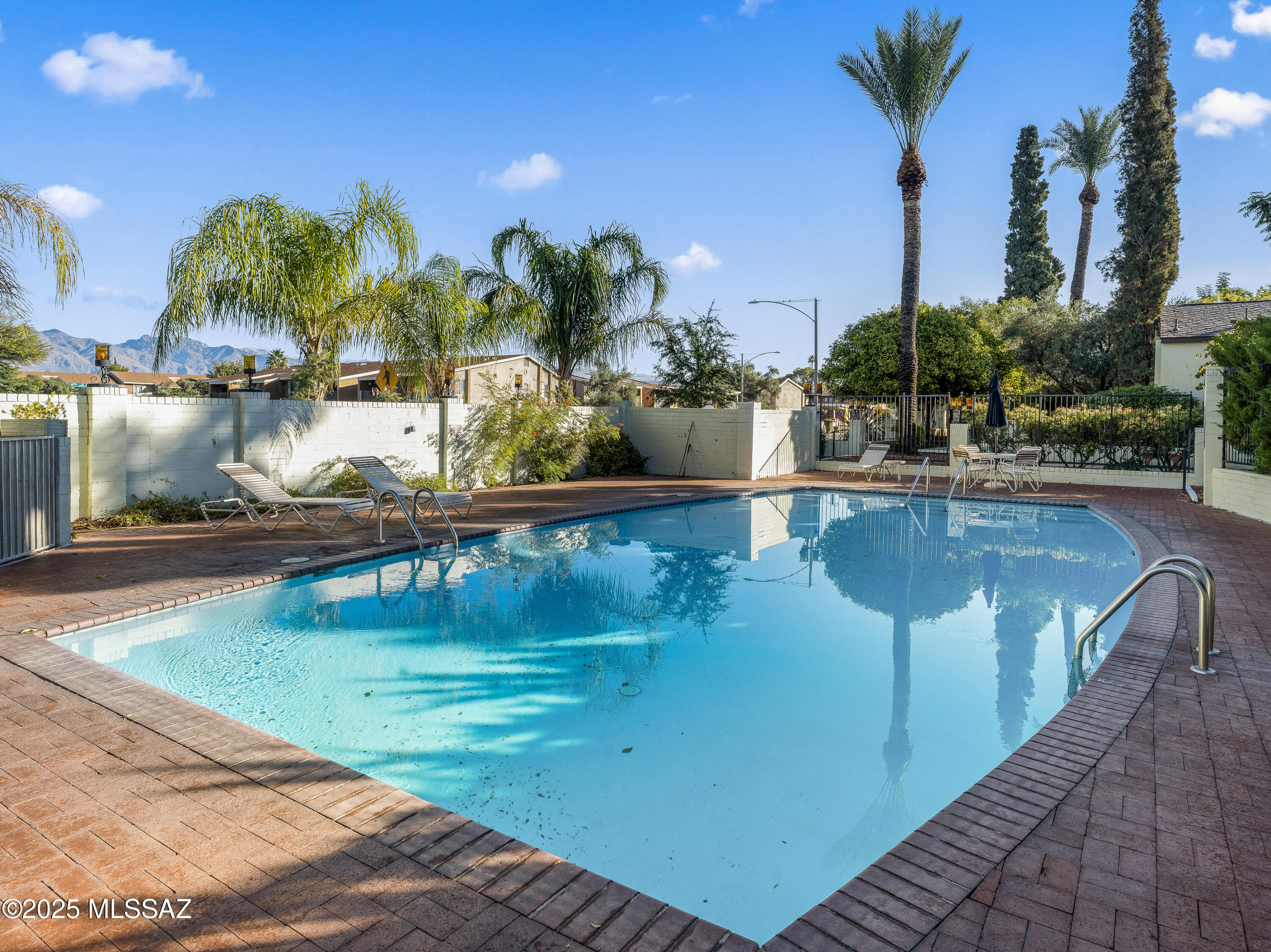 El Encanto Apartments - Residential