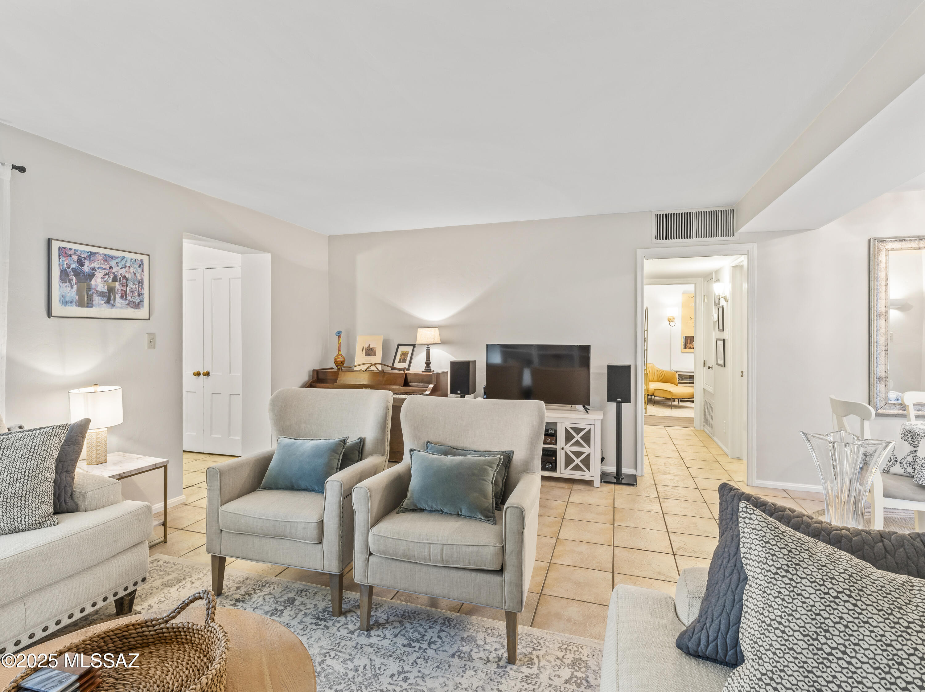 El Encanto Apartments - Residential