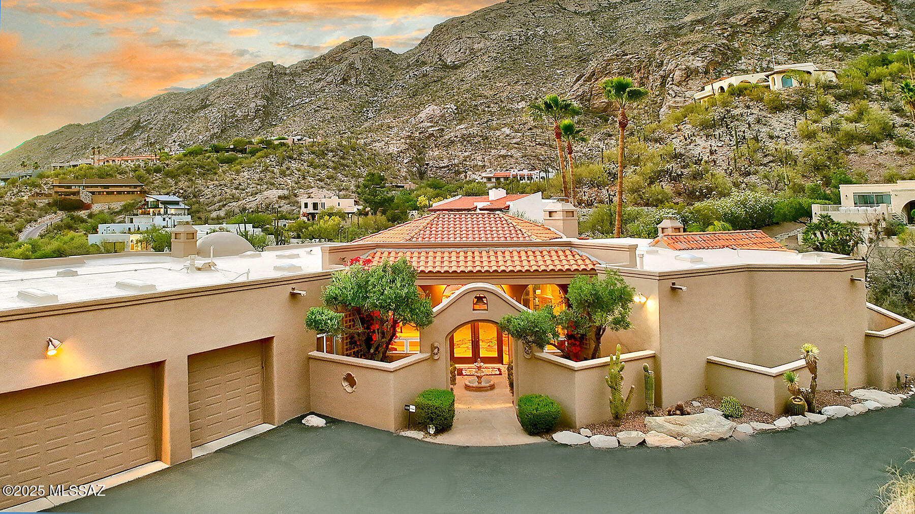 4904 E Oakmont Drive