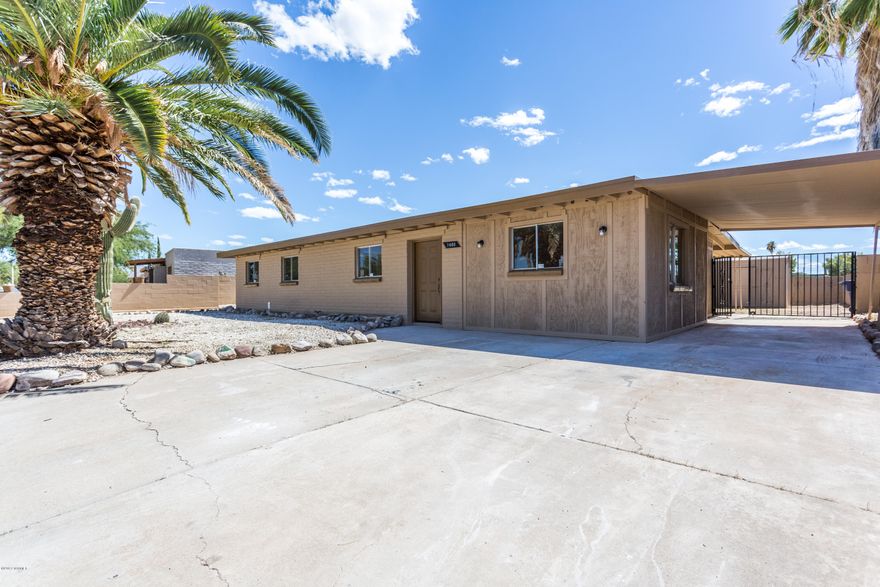 Beautifully remodeled 4-bed, 2-bath home located near the AFB & has easy 	Look no further! This home has it all! Move in ready. All new flooring. Large, open kitchen with granite counters, upgraded cabinets and stainless steel appliances. Home has ceiling fans throughout. New bathrooms feature tiled showers, new vanities and granite counters. Large backyard with workshop / storage. Large covered patio. A must see!