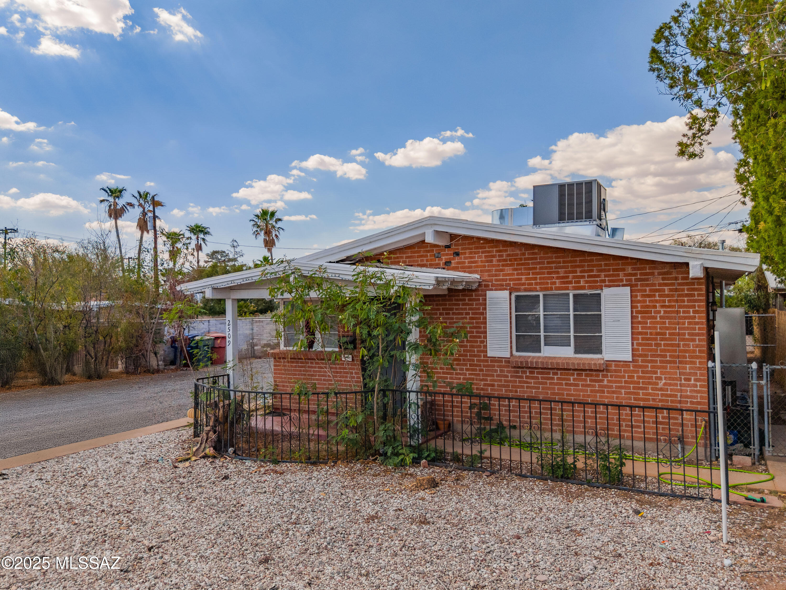 2507 E Linden Street