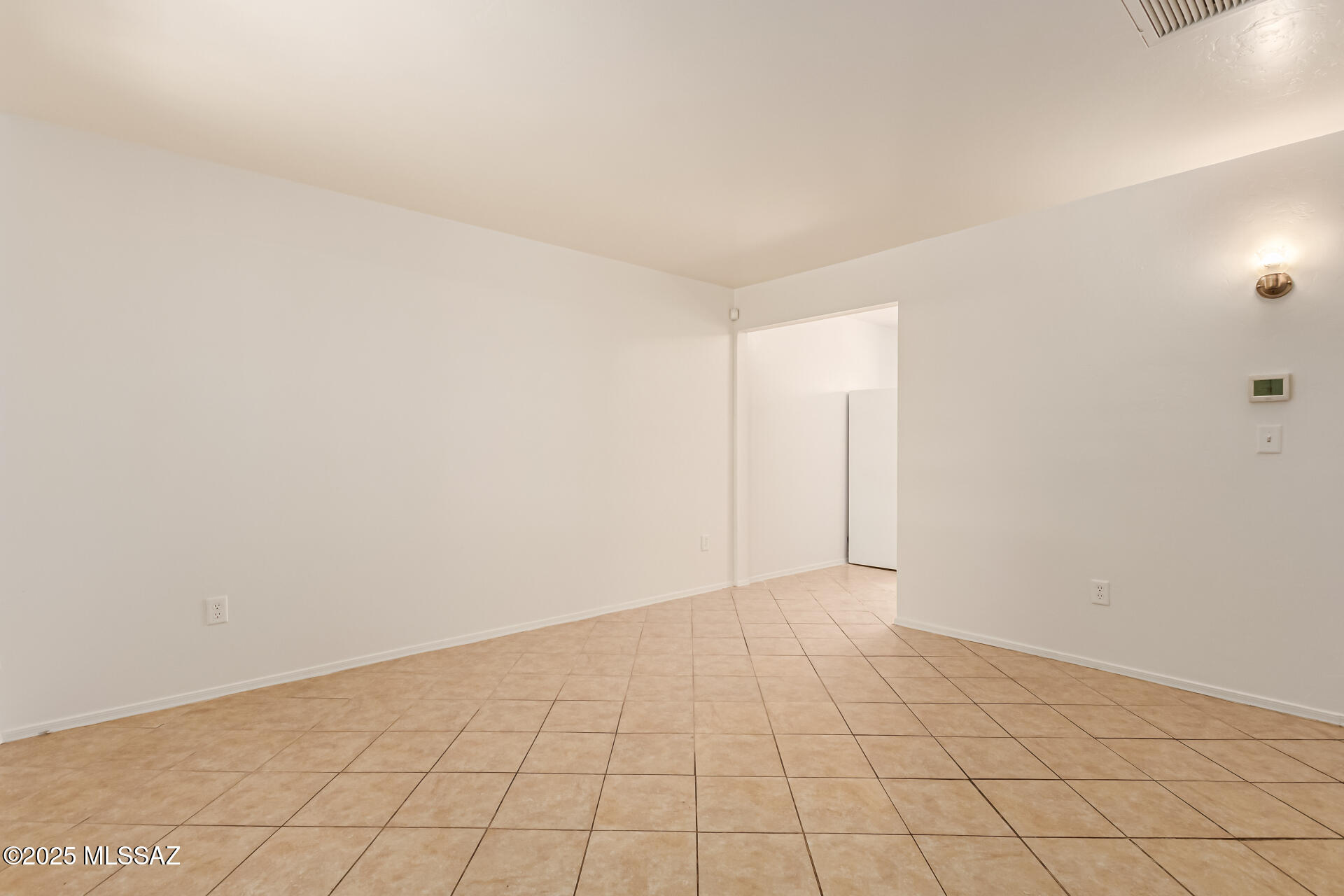 350 N Silverbell Road 16