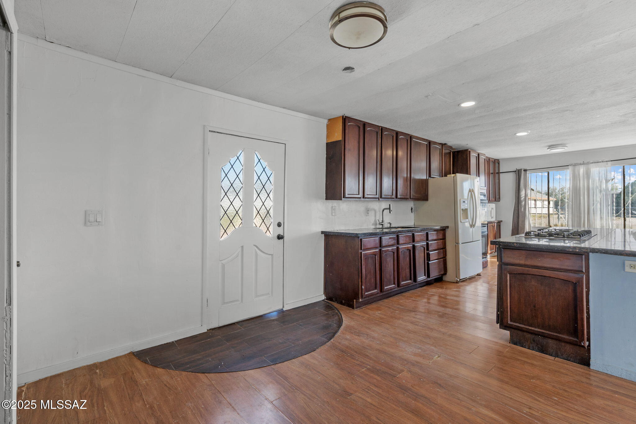 2743 N Geronimo Avenue