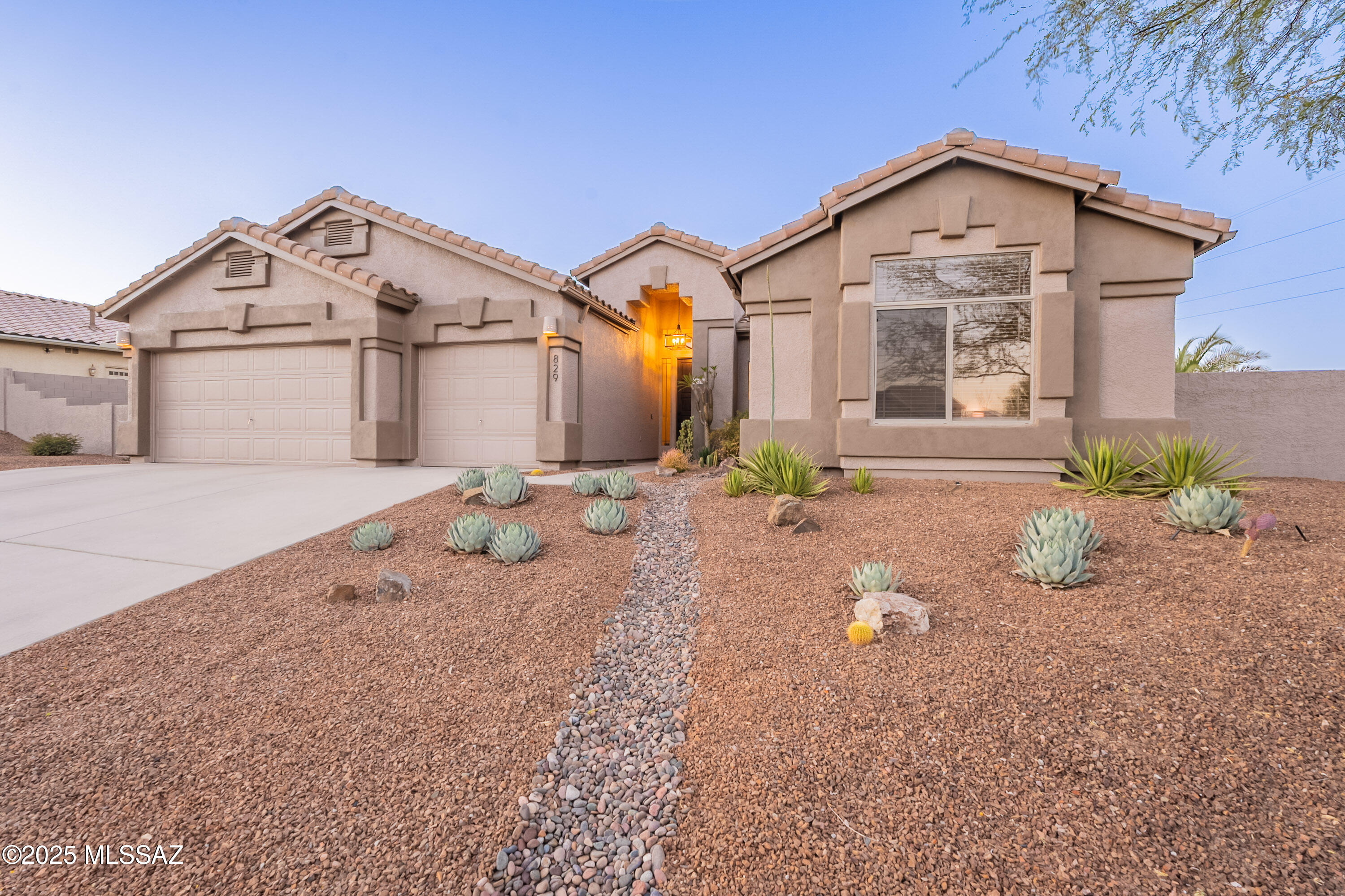 829 E Hickman Drive
