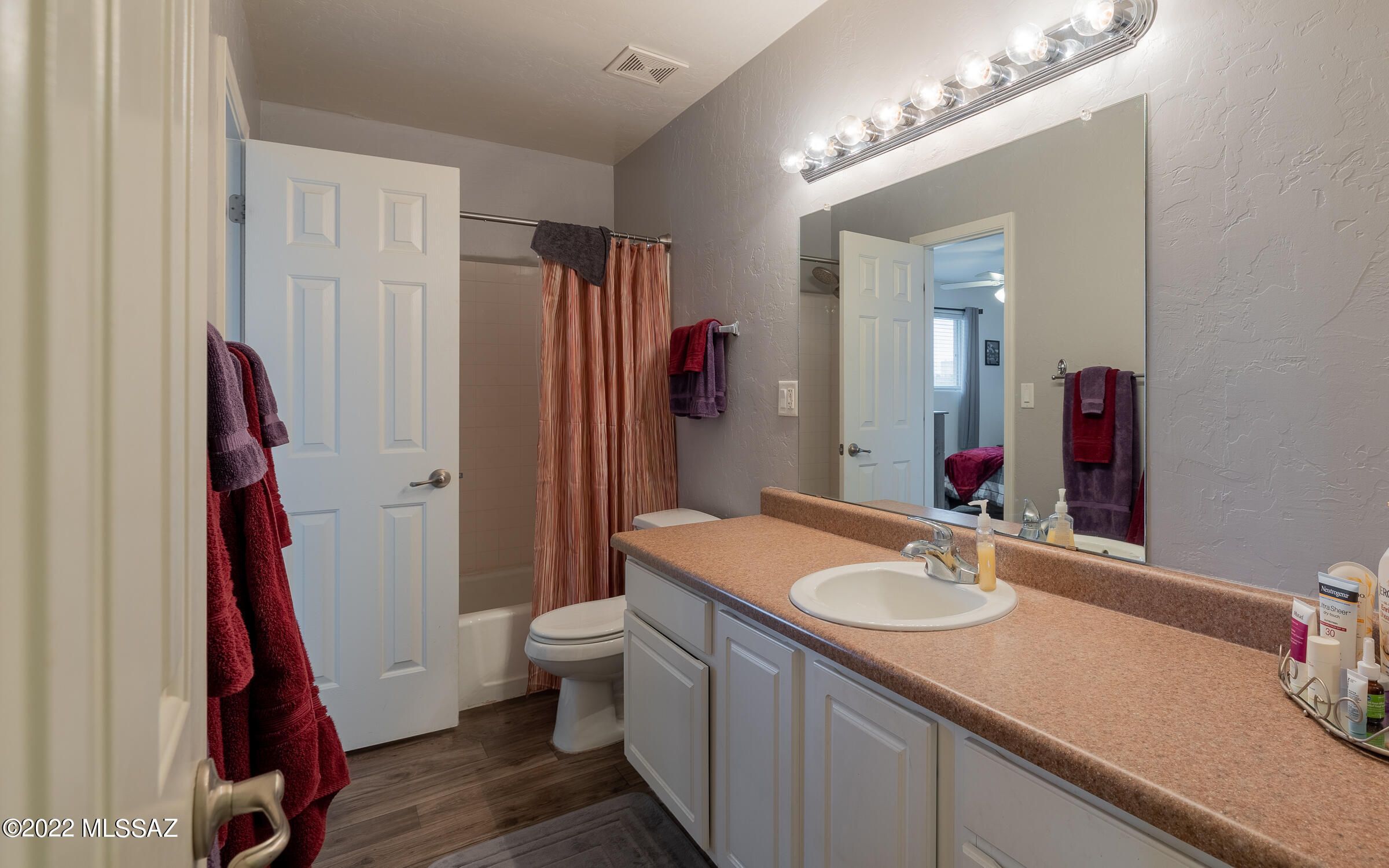 Villa Venice Condos - Residential