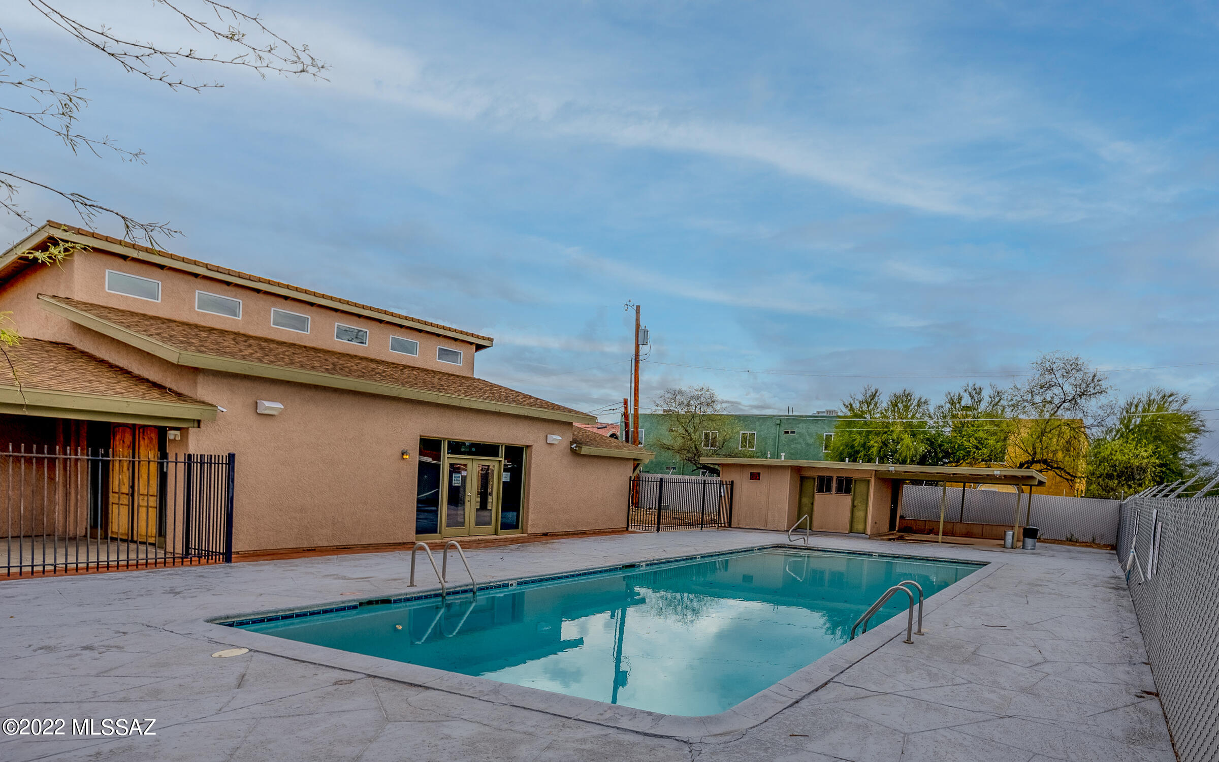 Villa Venice Condos - Residential