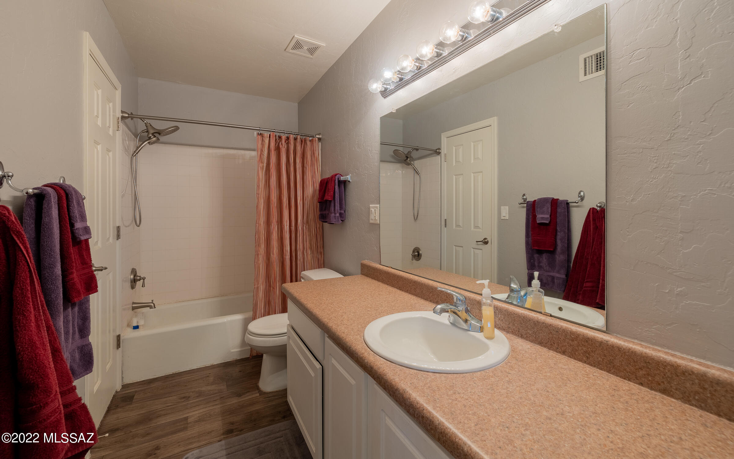 Villa Venice Condos - Residential