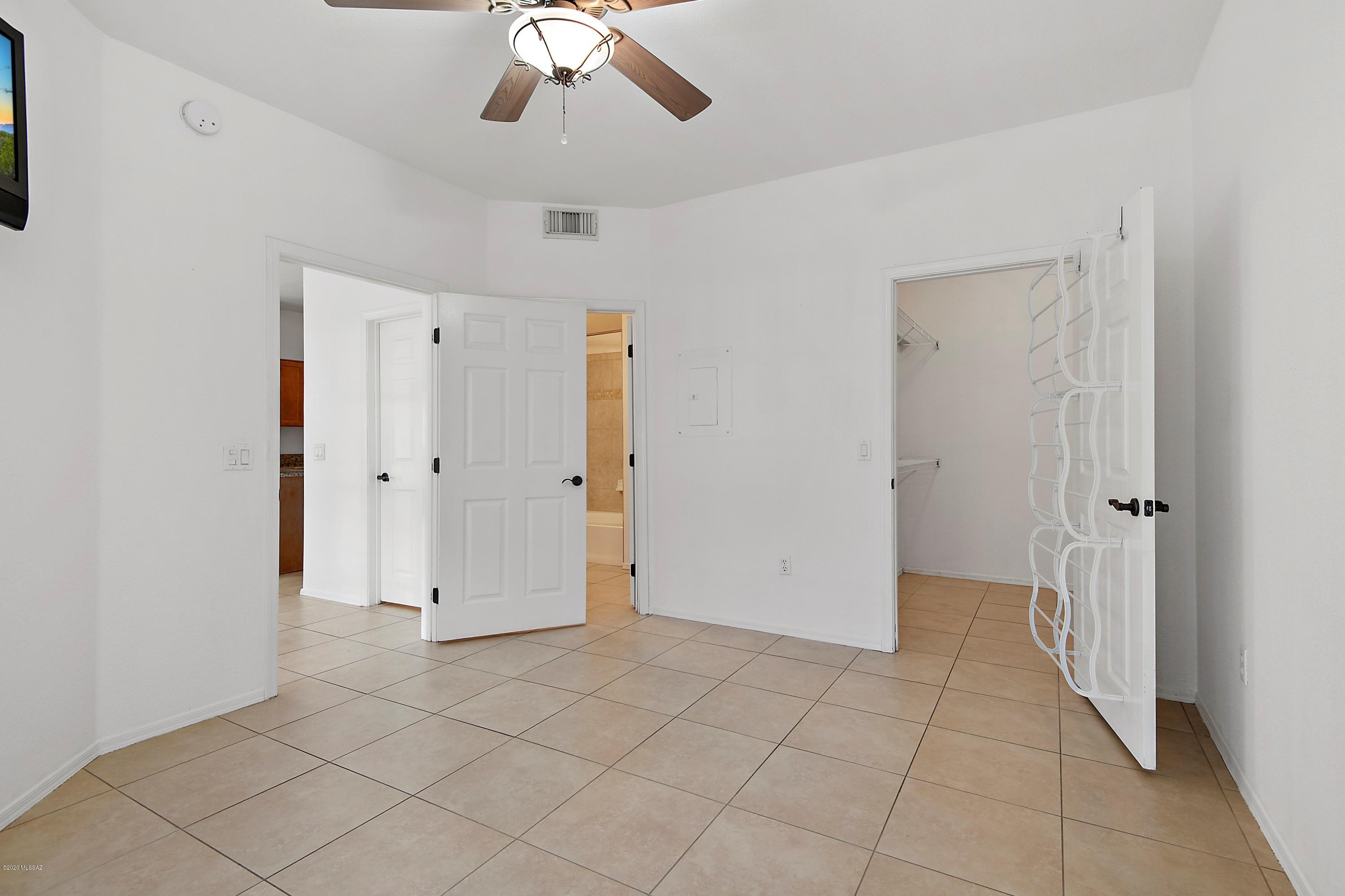 The Boulders at La Reserve Condominiums - Residential