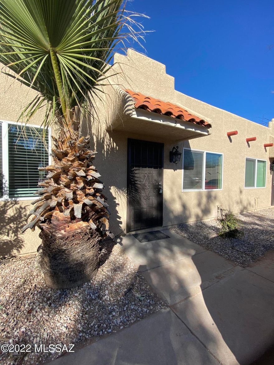 Move in ready 2 bed 1 bath. Come see this new remodeled unit. New dual pane windows, New HVAC, New 2 inch faux blinds, Freshly painted. New shaker cabinets, new Microwave and tile countertops with a beautiful glass backsplash. new bath tile and cabinet.  Tile throughout, Washer dryer hookup, private backyard . Rent includes Water, trash and Sewer.
Call or Text Angie Pena 520-331-1194
Apply online www.genesisrentstucson.com