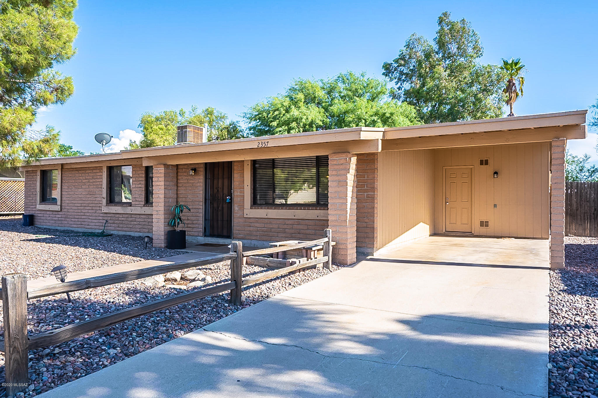 Casas Adobes Estates (448-465) - Residential Lease