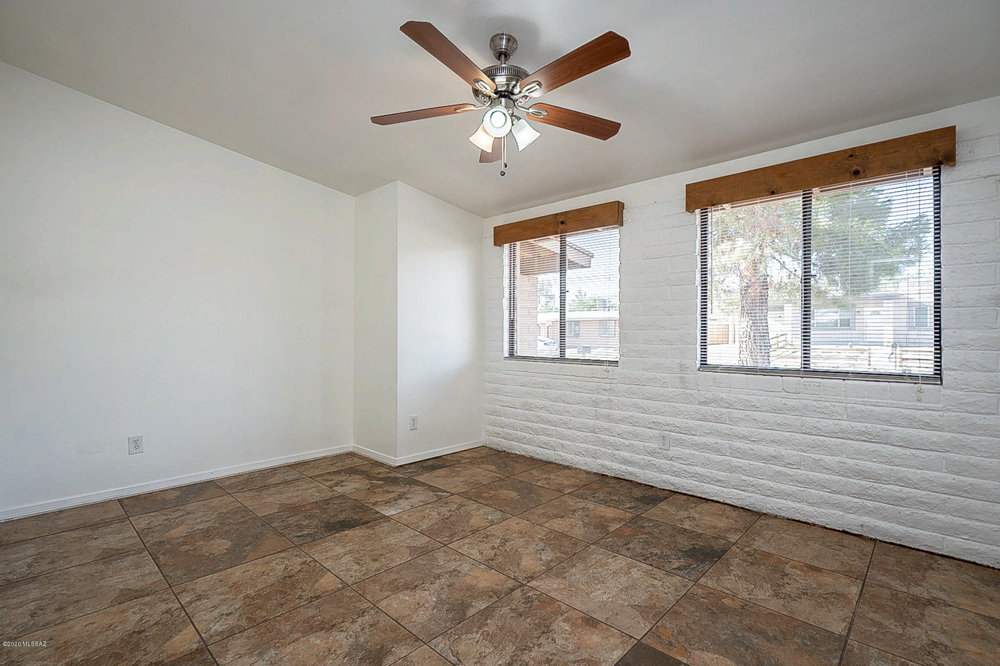Casas Adobes Estates (448-465) - Residential Lease
