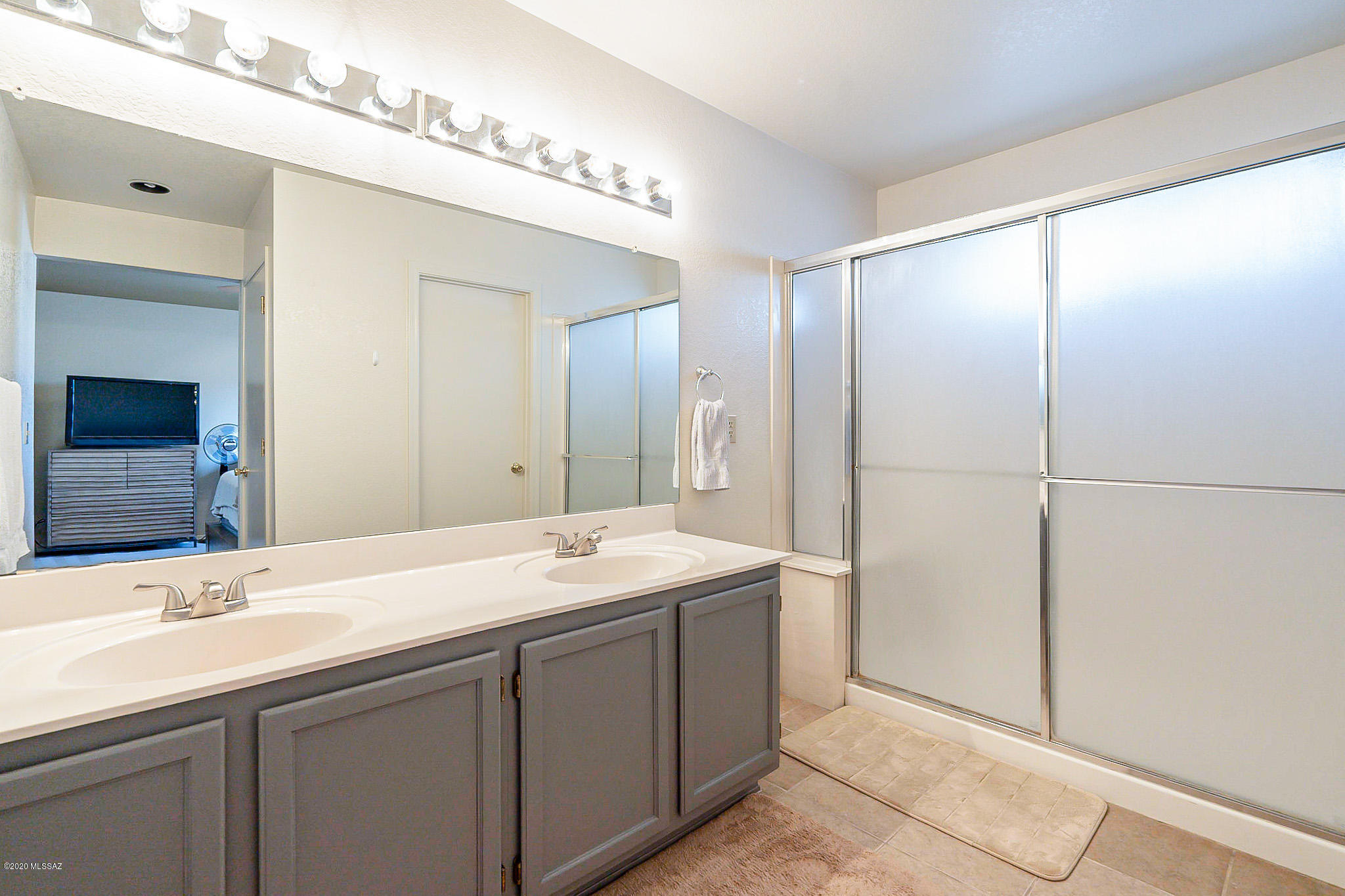 Country Club(1-221) - Residential