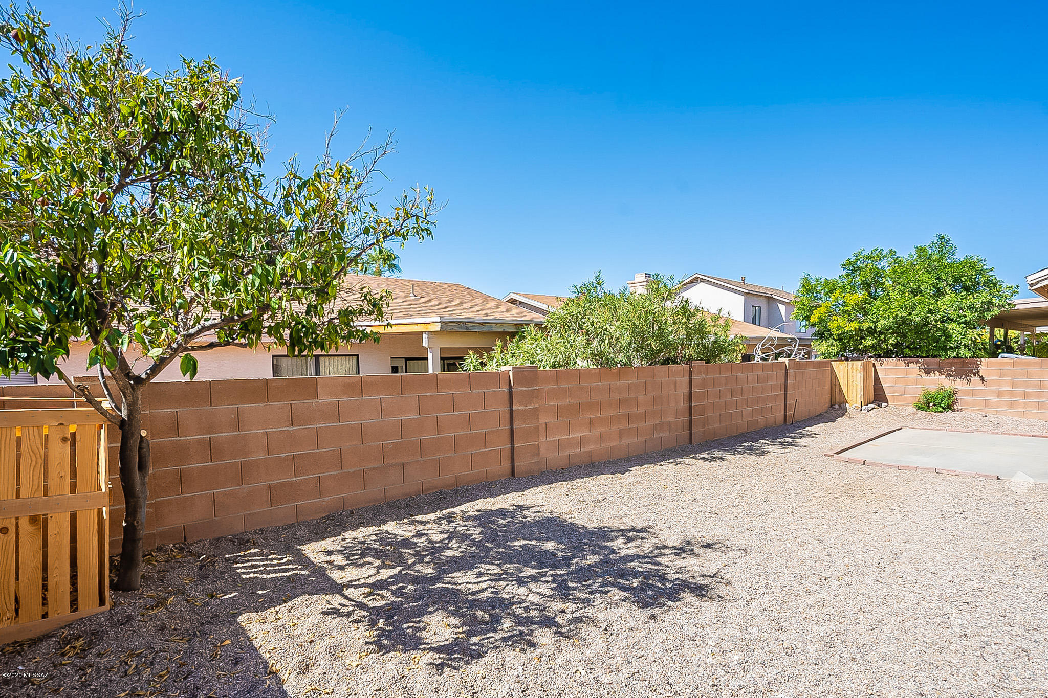 Country Club(1-221) - Residential