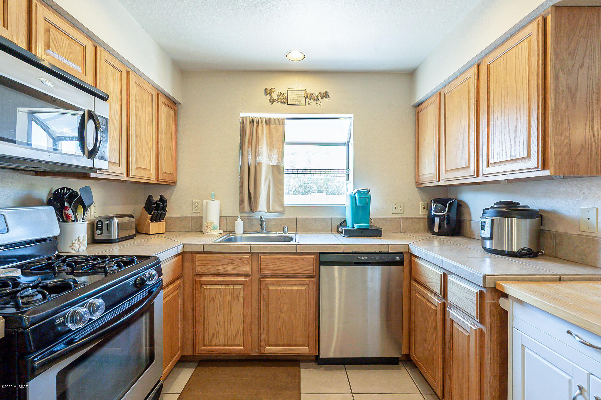 Country Club(1-221) - Residential