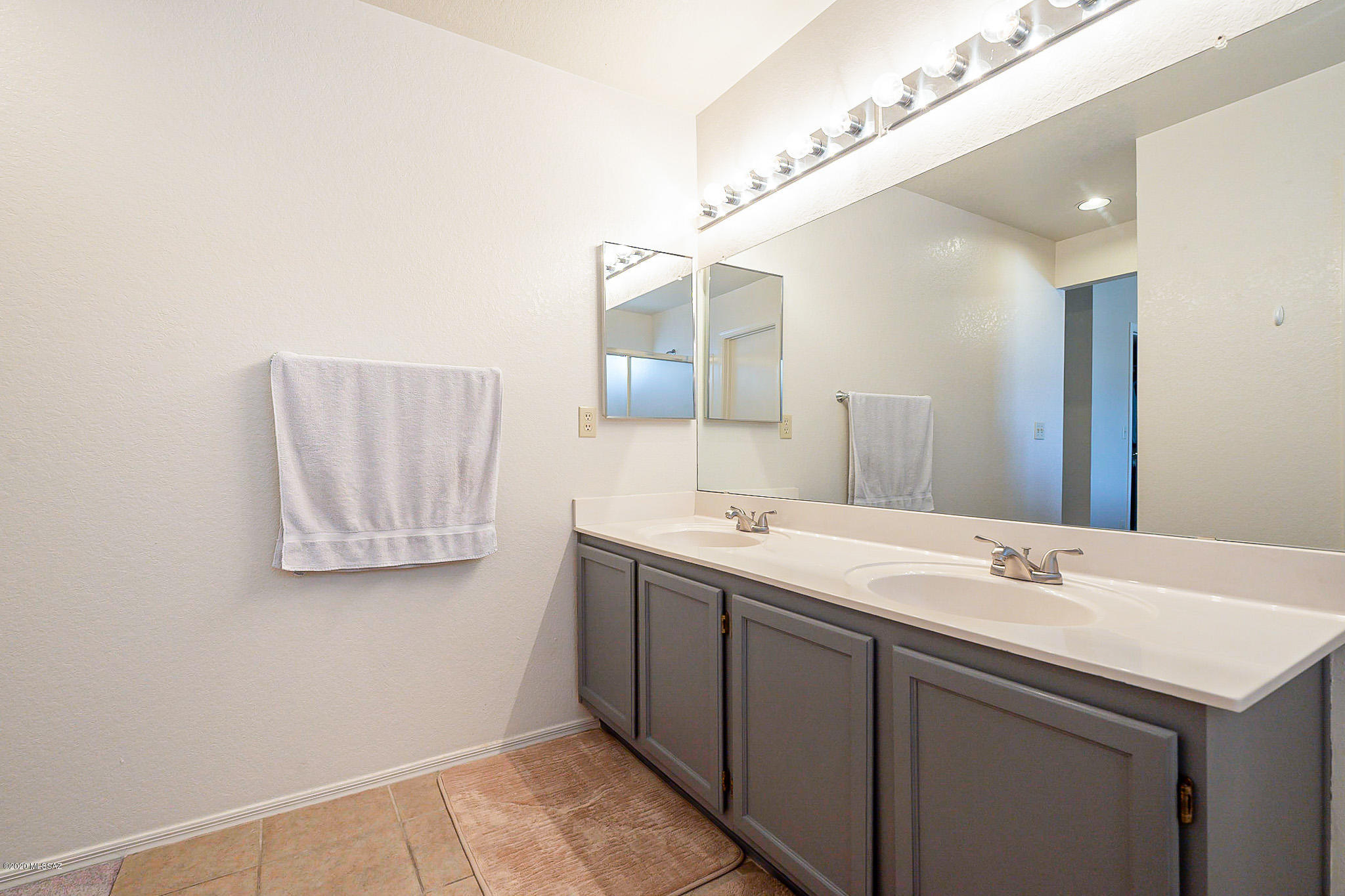 Country Club(1-221) - Residential