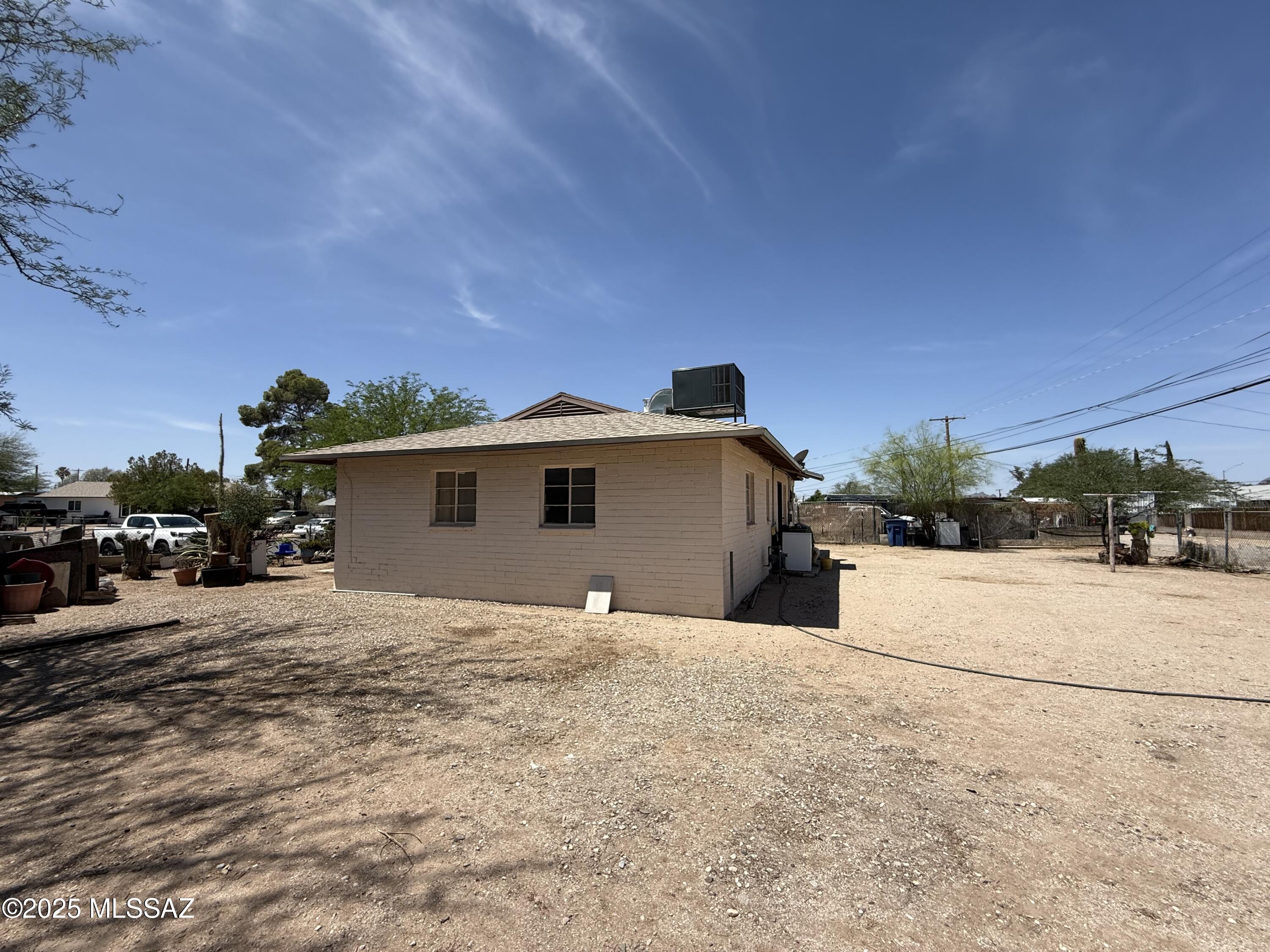 2233 E Irene Vista