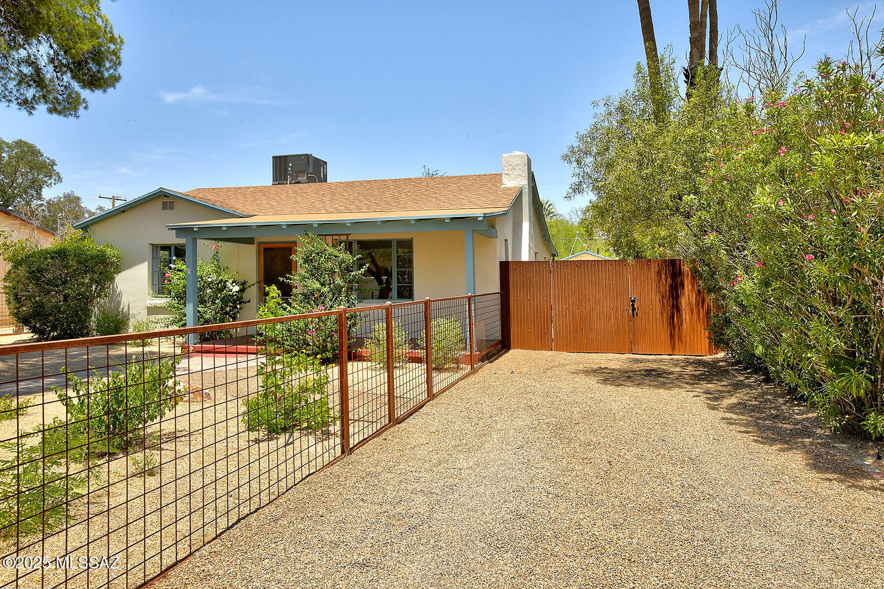 2421 E Drachman Street