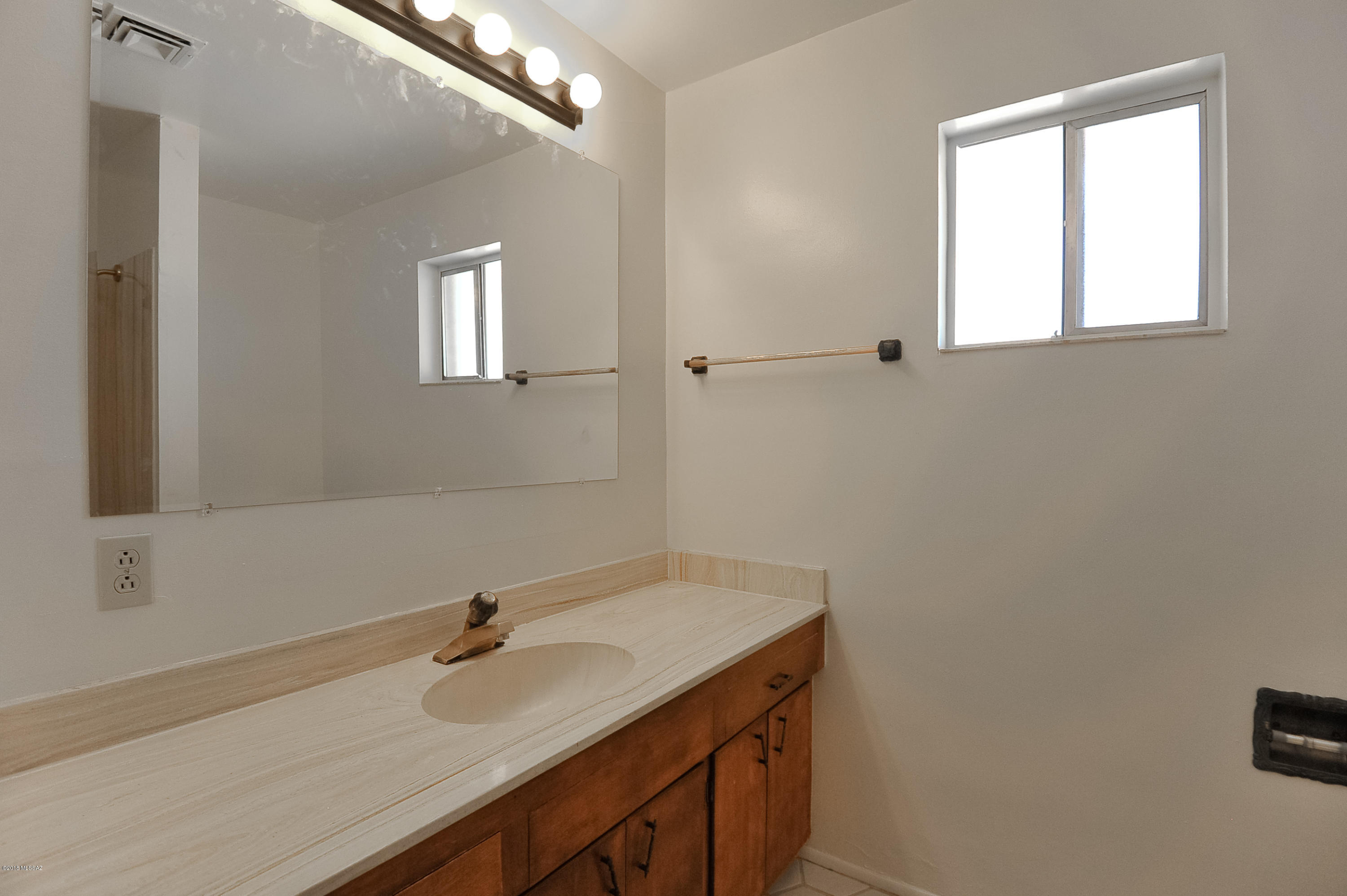 Orange Grove Park(1-35) - Residential Lease