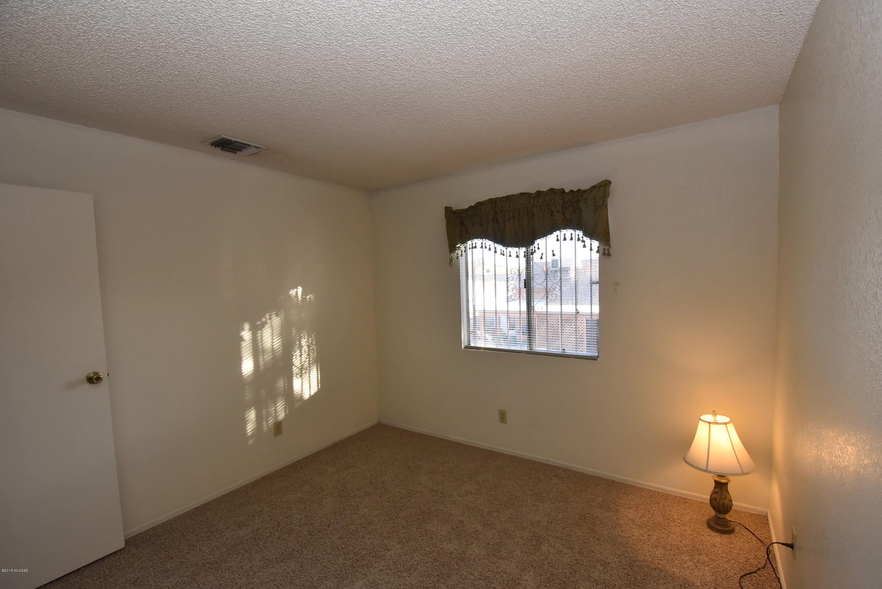 Oak Tree II at Midvale (273-519) - Residential Lease