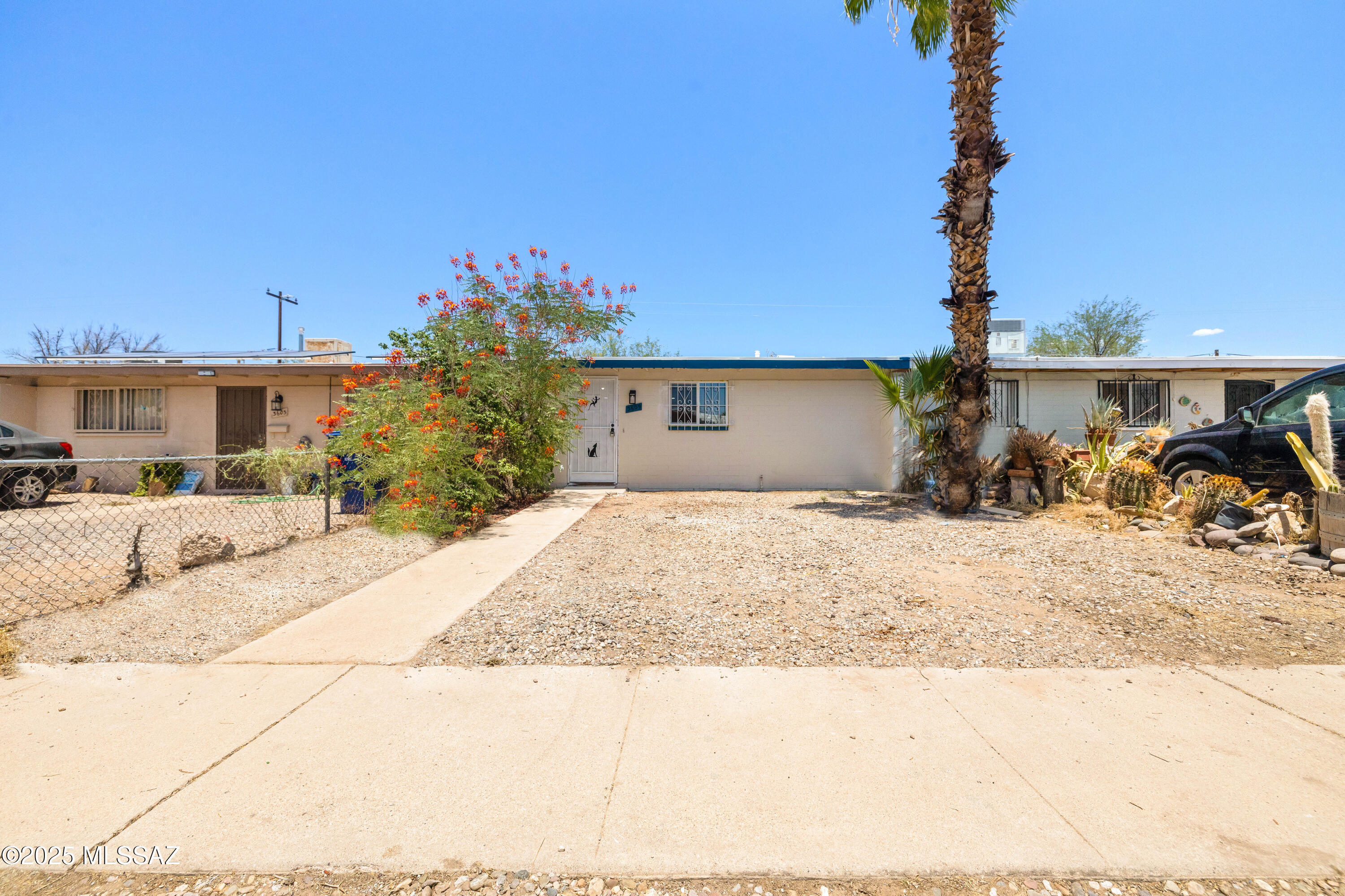 3609 E Ellington Place