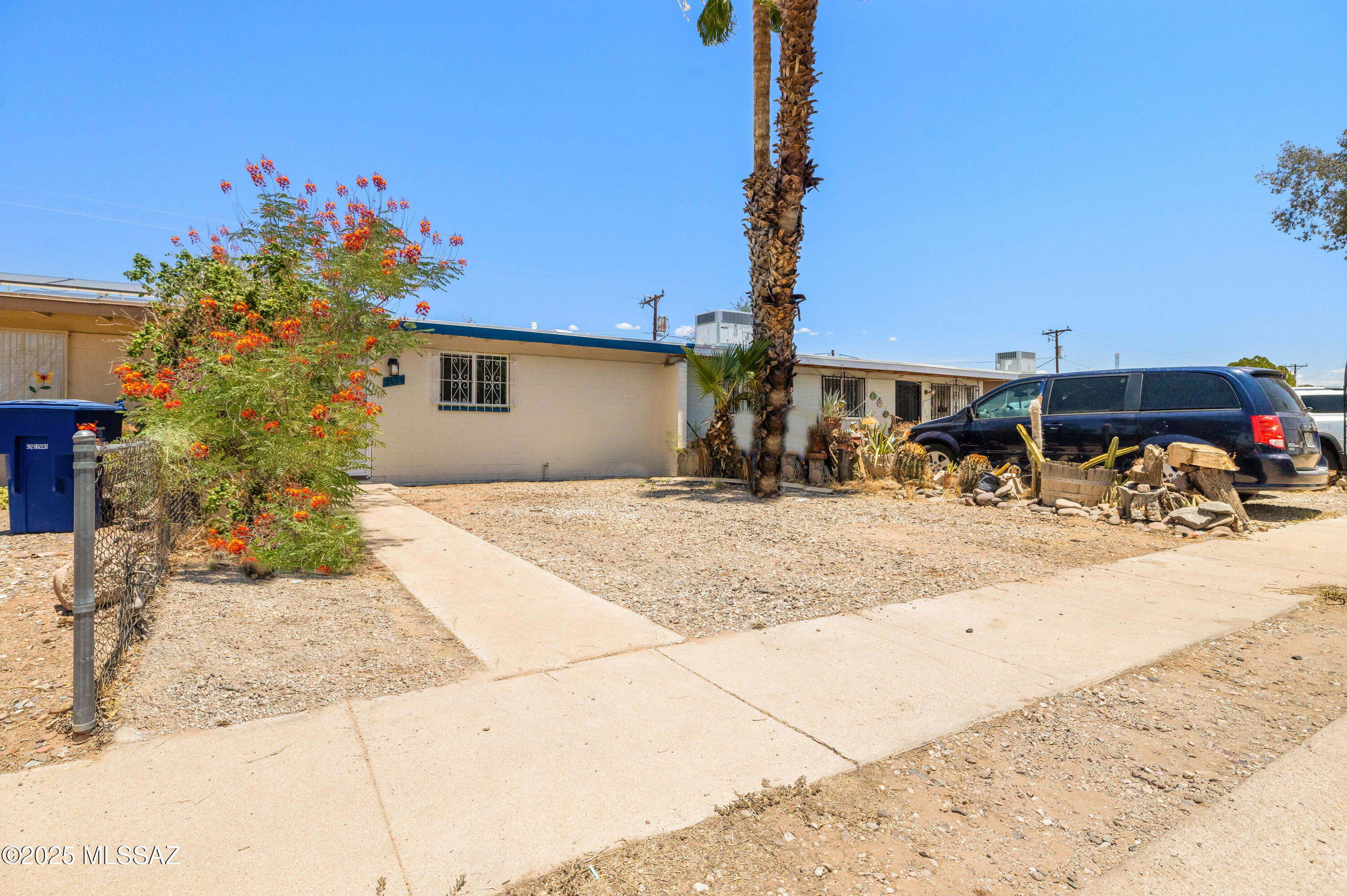 3609 E Ellington Place