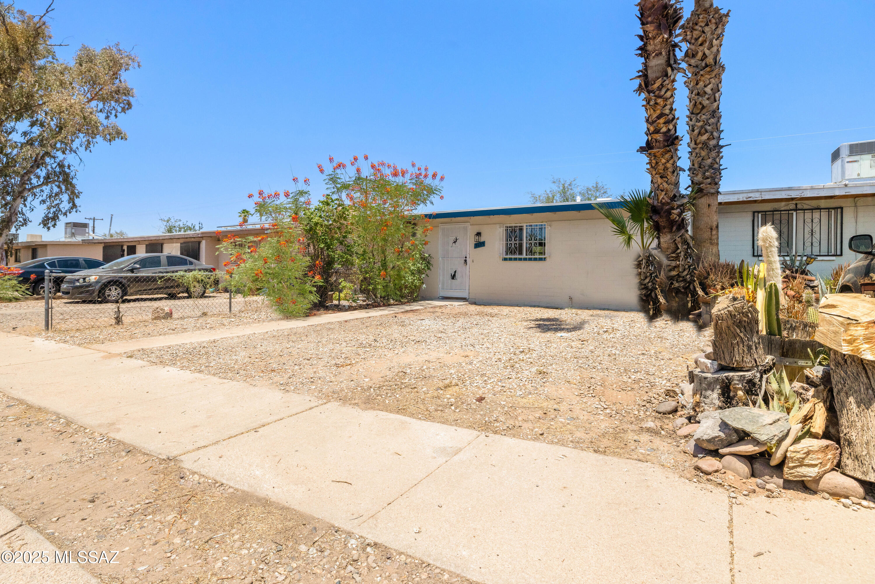 3609 E Ellington Place