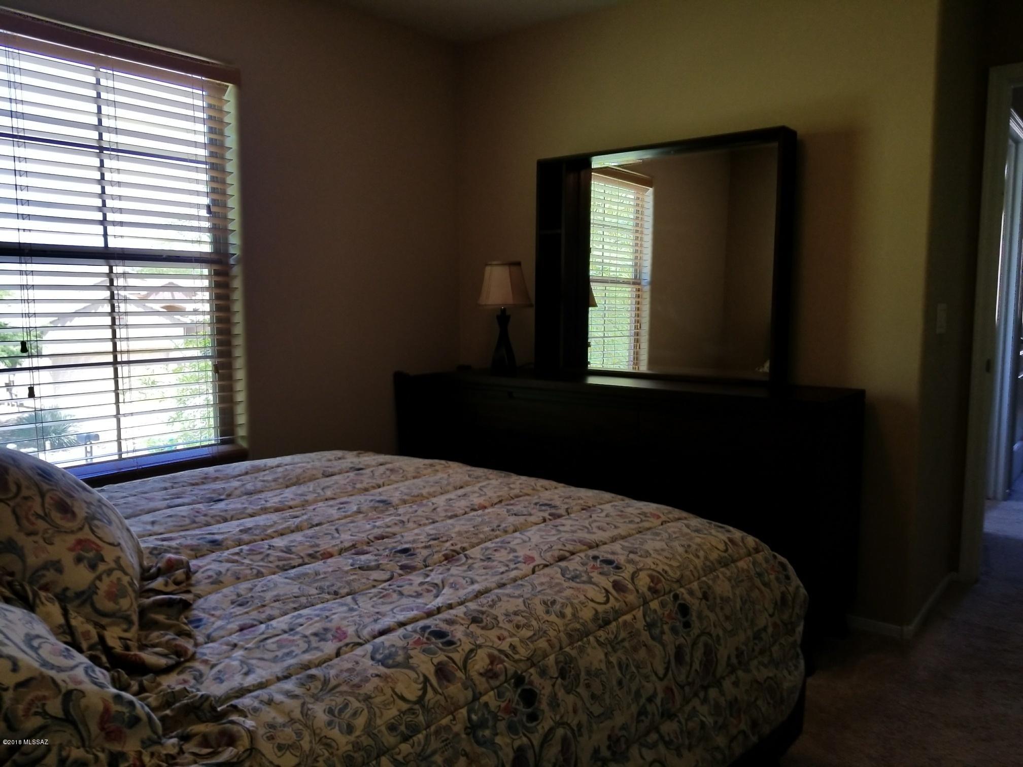 Rancho Vistoso NGHB 10 PCLS S,U & V - Residential