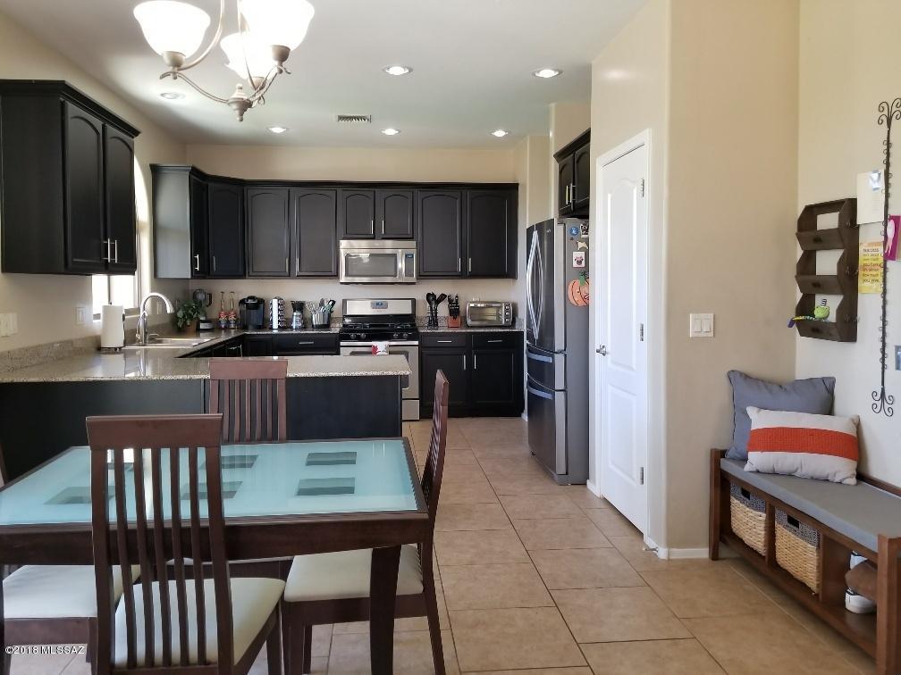Rancho Vistoso NGHB 10 PCLS S,U & V - Residential