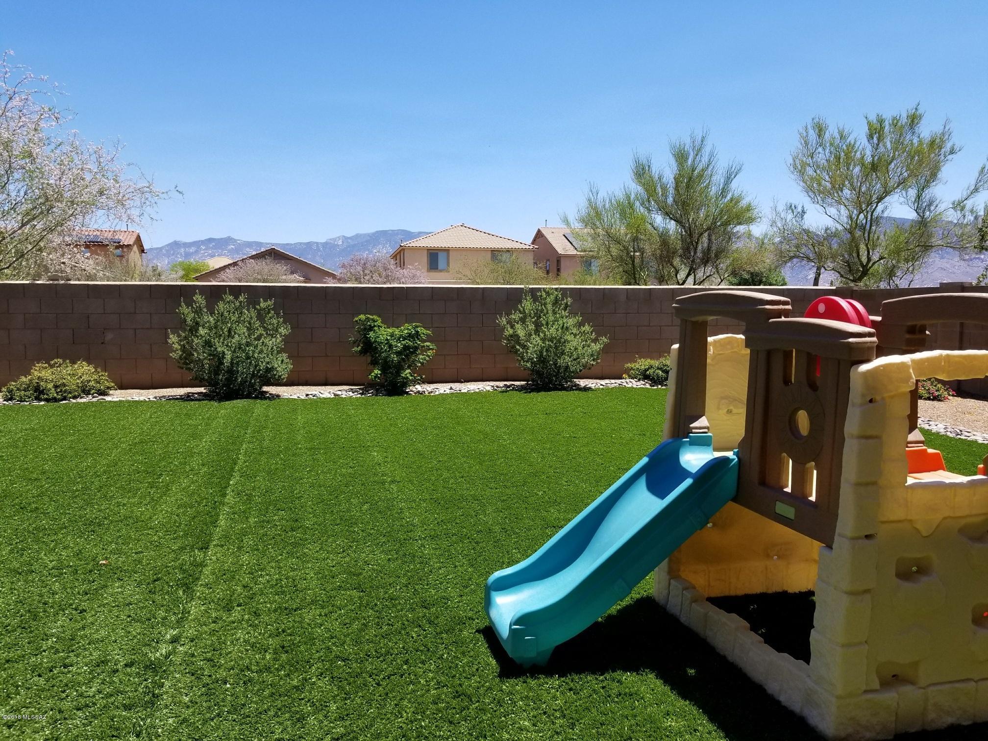 Rancho Vistoso NGHB 10 PCLS S,U & V - Residential