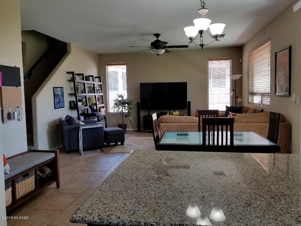 Rancho Vistoso NGHB 10 PCLS S,U & V - Residential