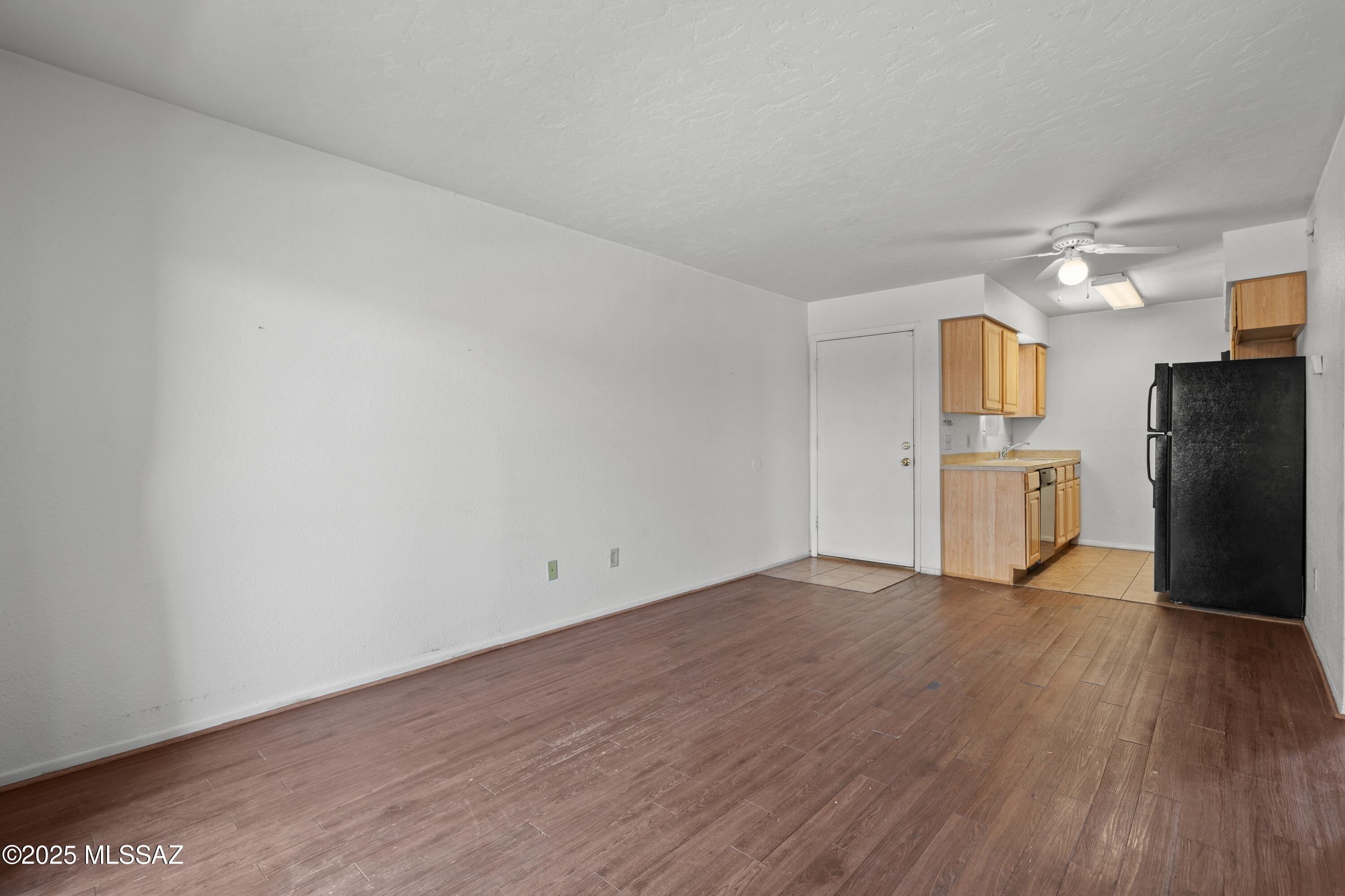 1810 E Blacklidge Drive APT 911