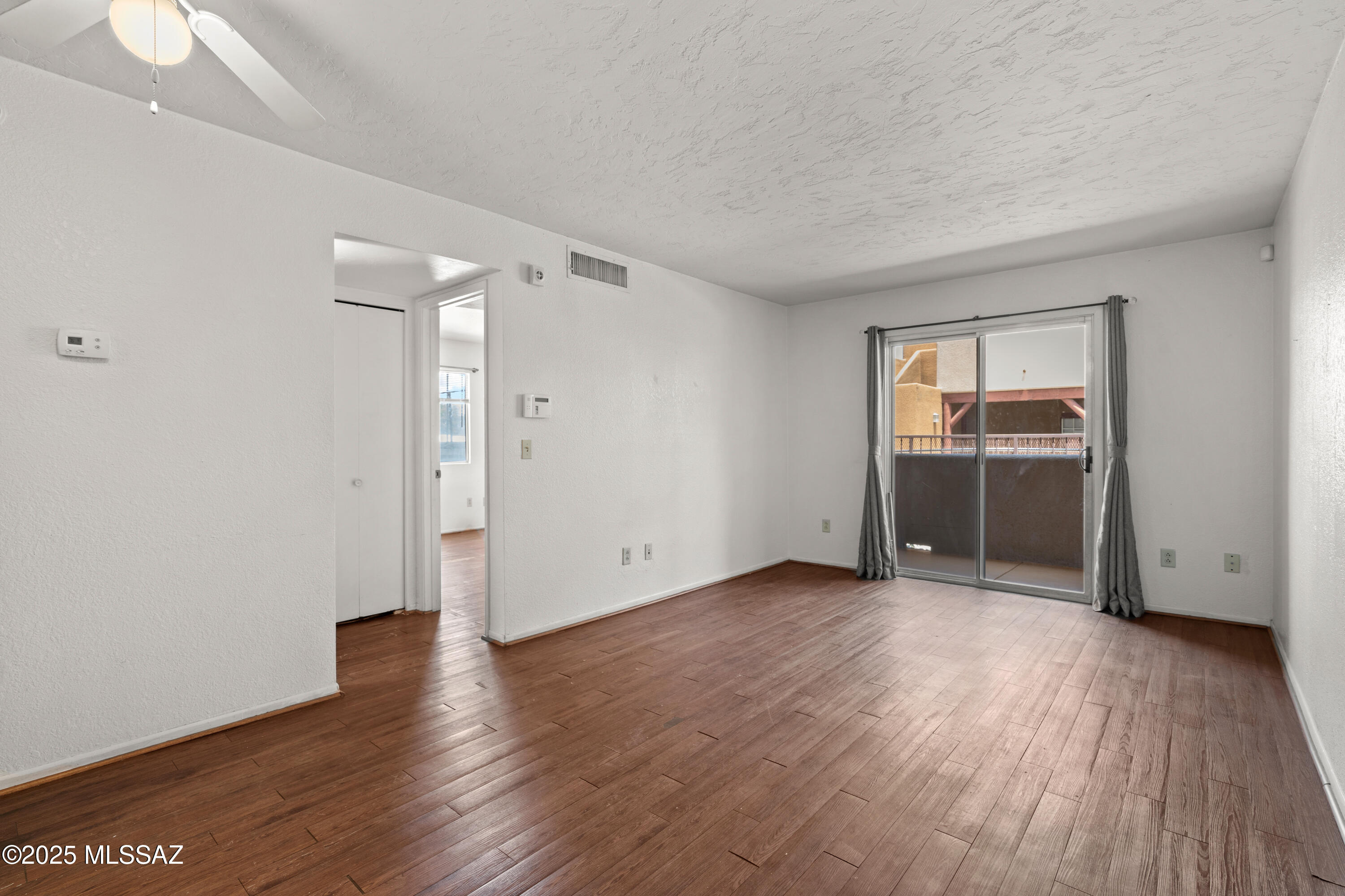 1810 E Blacklidge Drive APT 911
