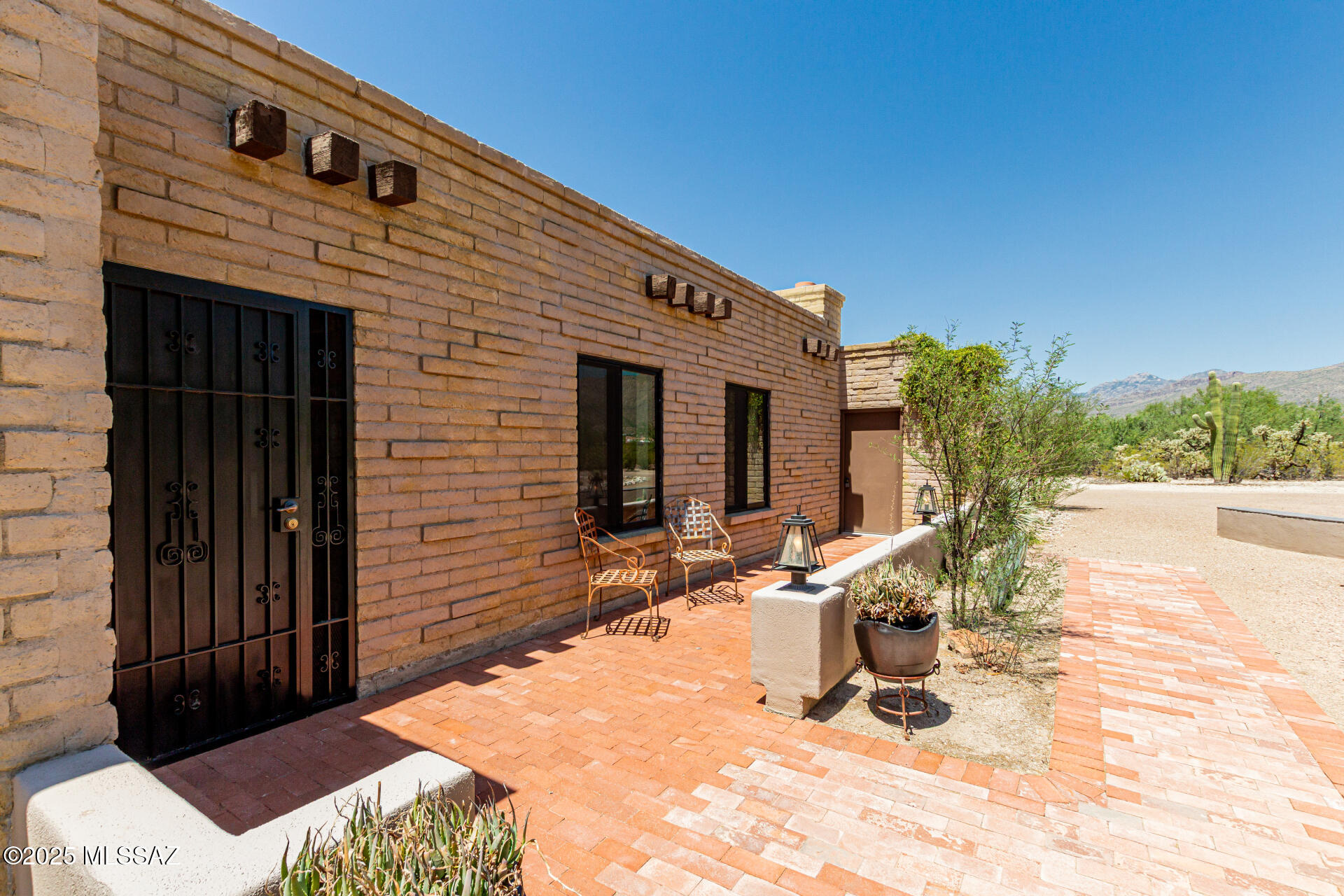 3901 N Smokey Topaz Lane
