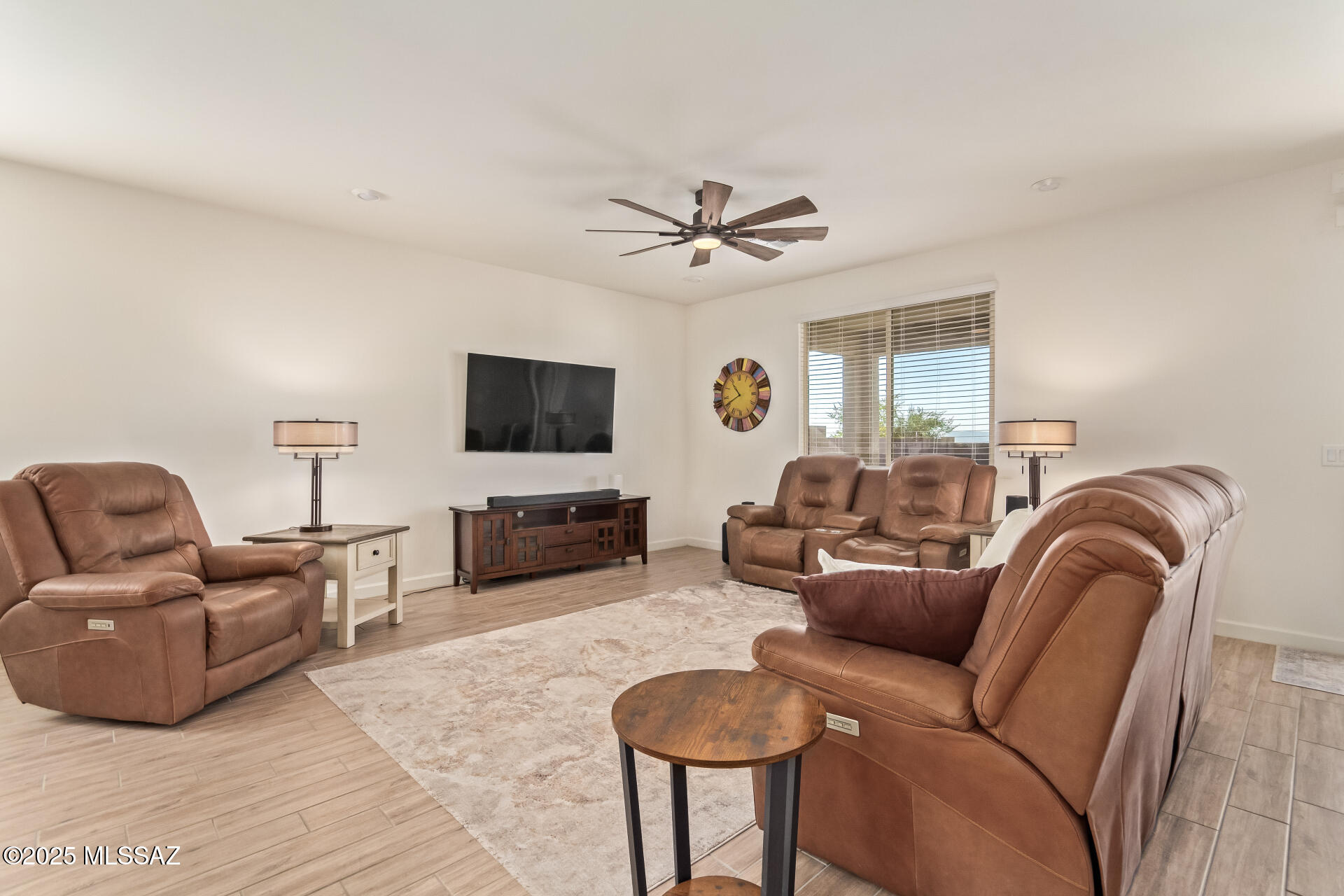 2177 W Desert Topaz Way