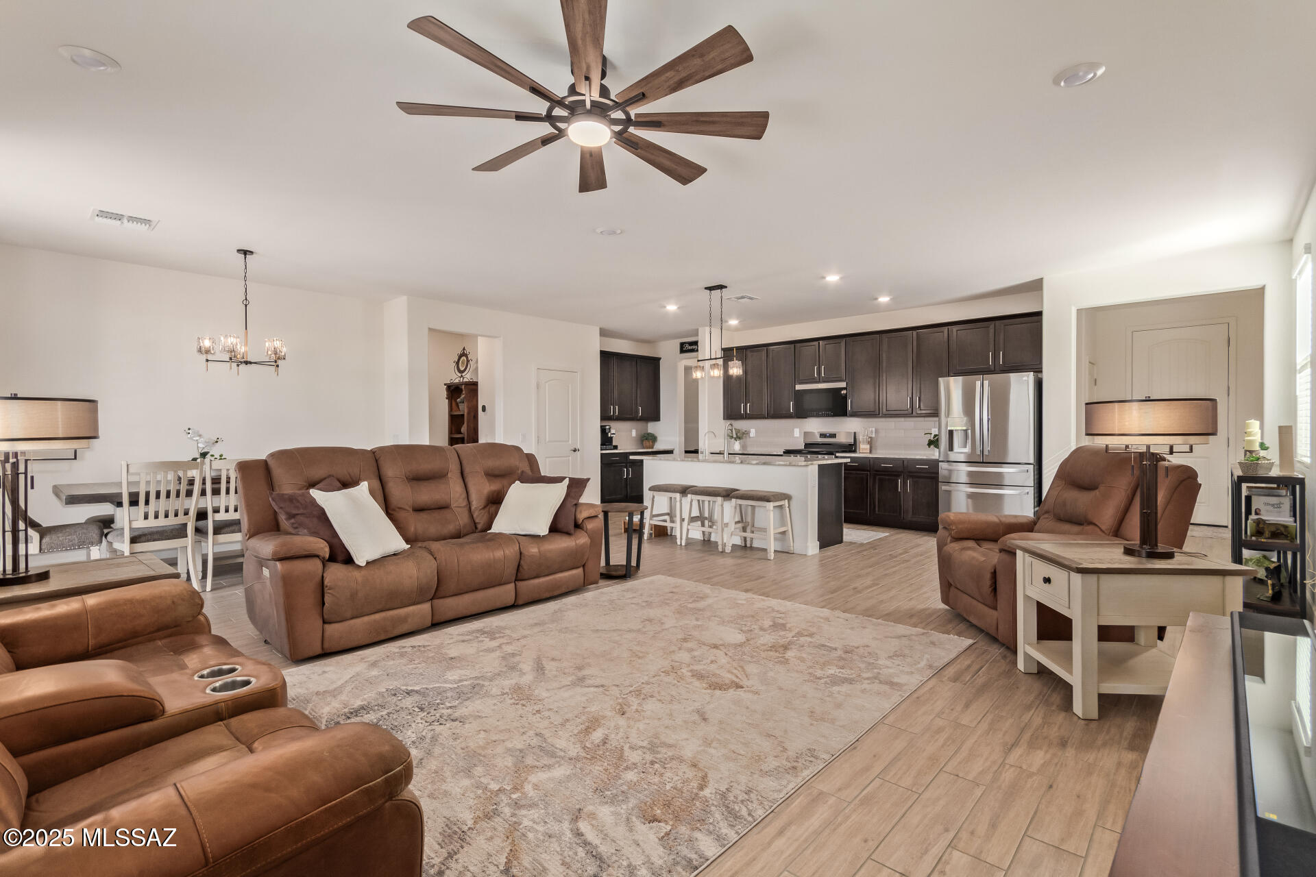 2177 W Desert Topaz Way