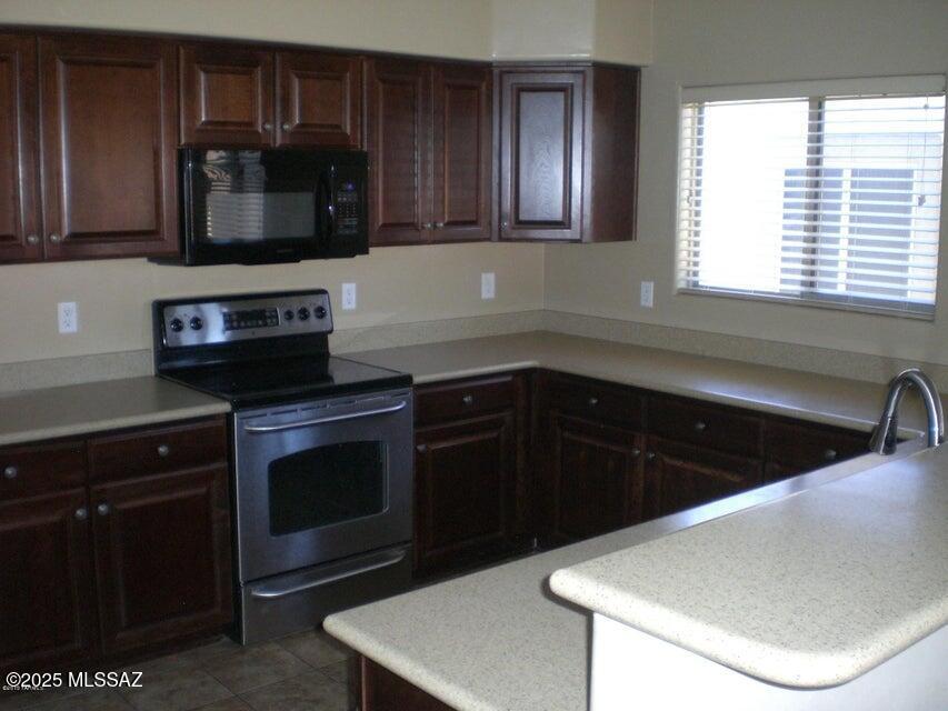 Tucson, Arizona 85756, United States, 3 Bedrooms Bedrooms, ,2 BathroomsBathrooms,Residential,Active,155543