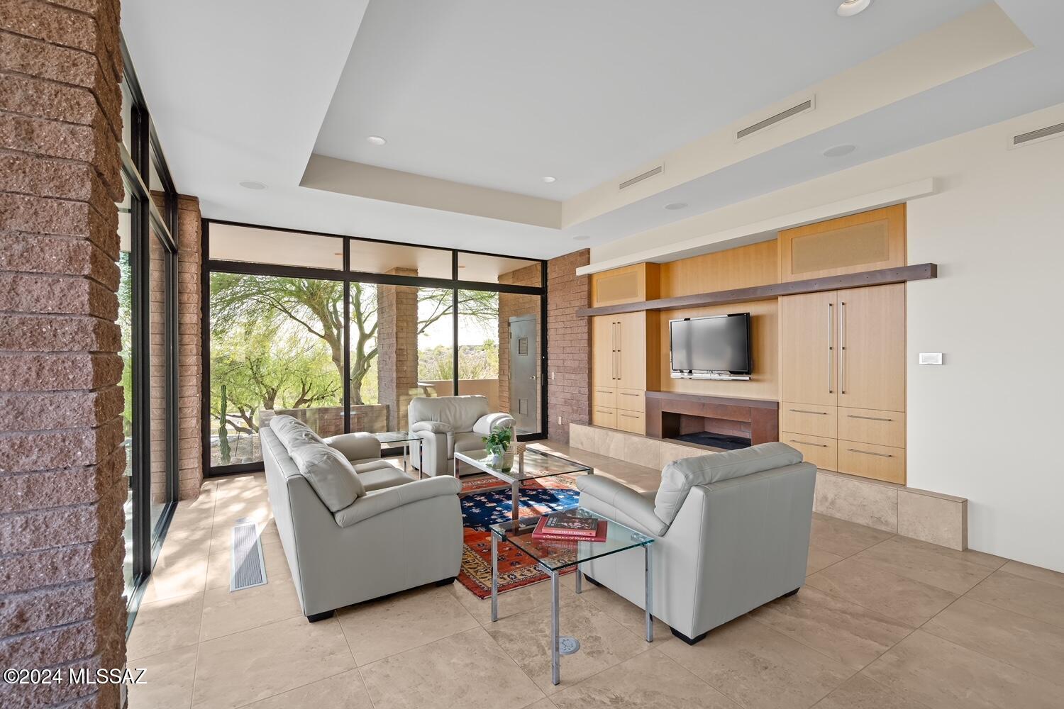 Sabino Mountain (1-290) - Residential