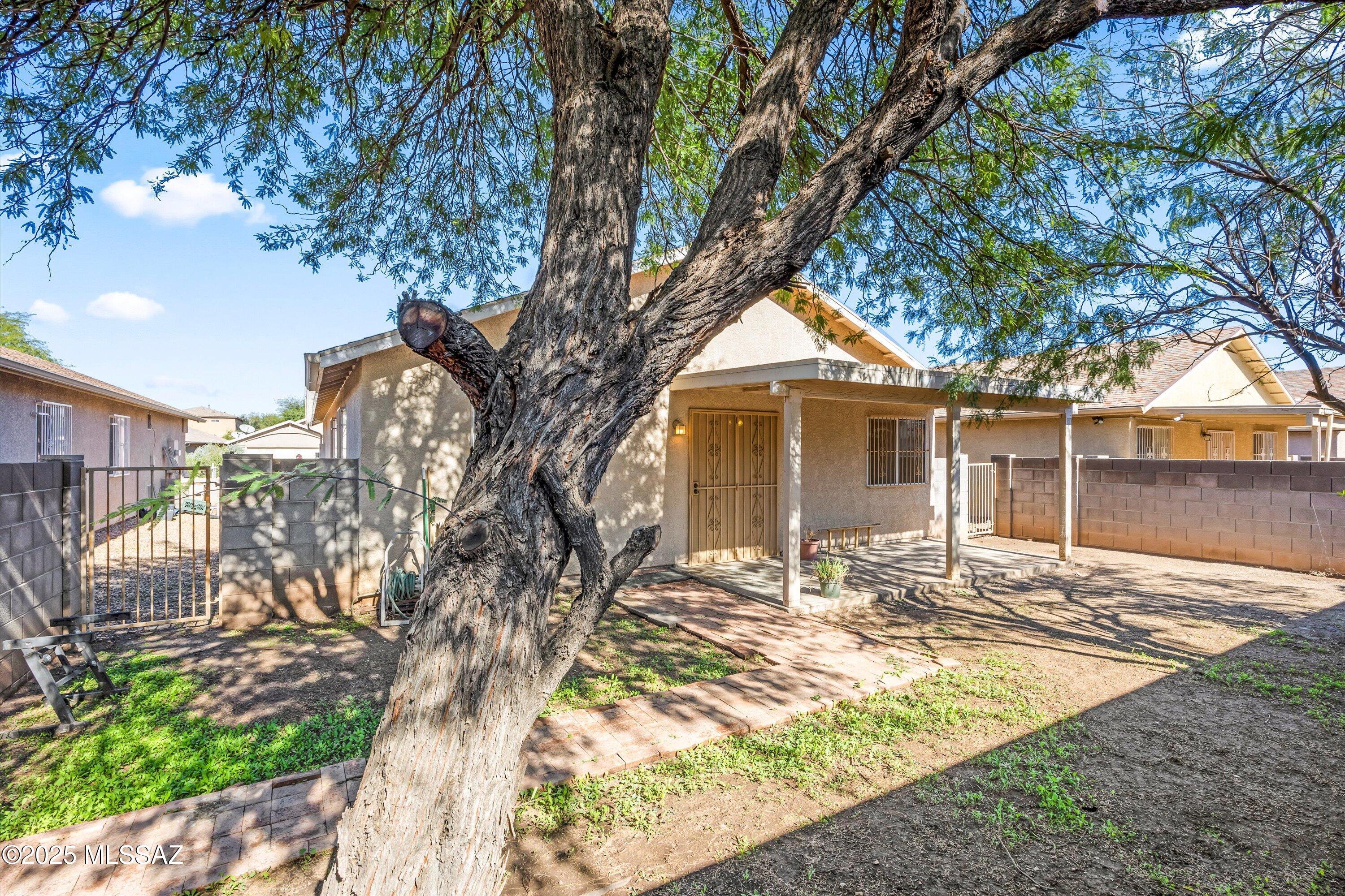 Paraiso (1-106) - Residential