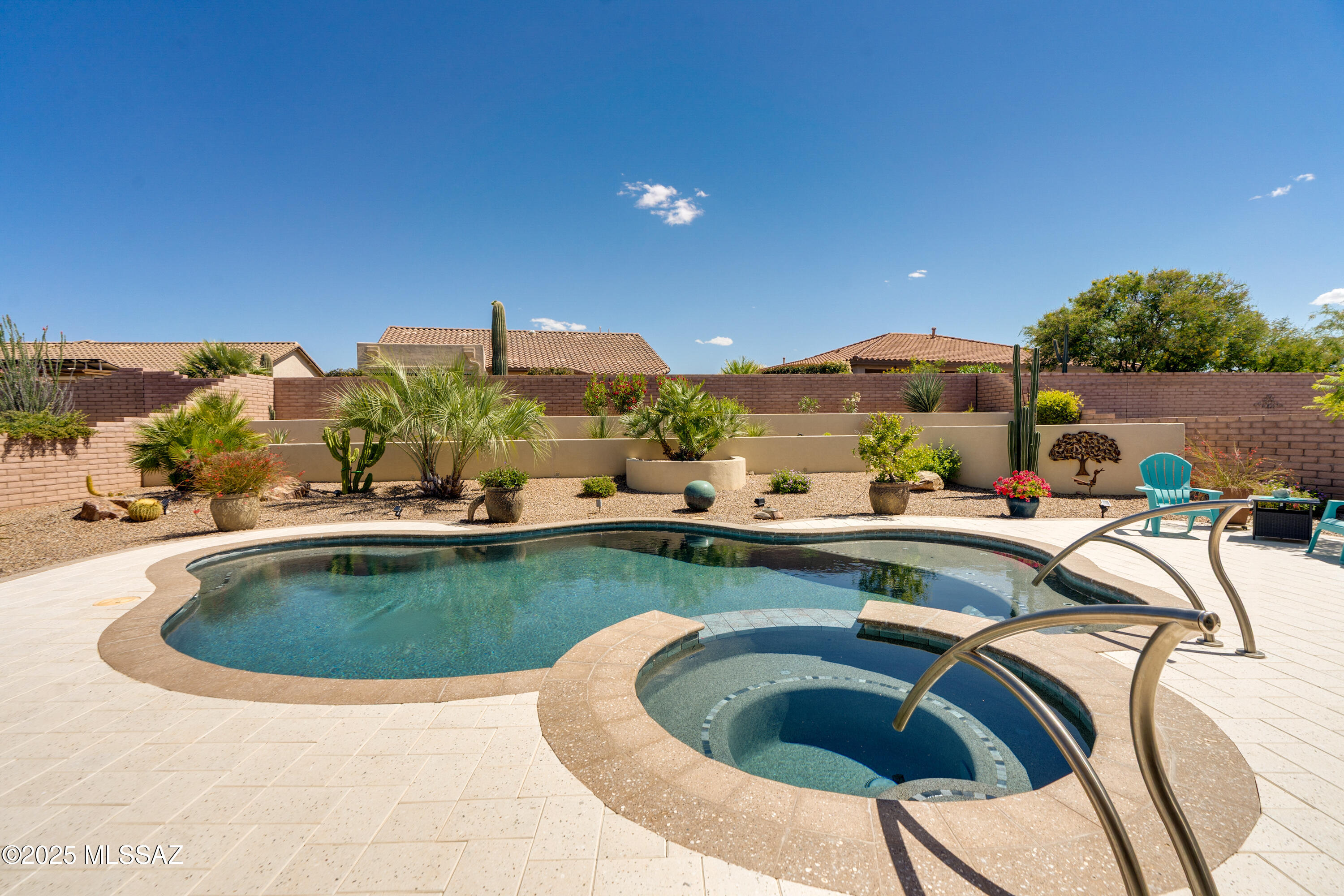 2594 E Keyes Court