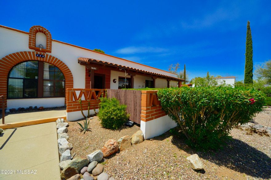 This is a wonderful 1 bedroom villa, all tile, furnished per inventory, updated, with walk in shower,
Bedroom closets with built in shelves. This unit has something many don't have, a wonderful patio with a mountain view, and a wonderful green park right in front of you, The owner says she willing walked about 1 block to the laundry, for this home has the view, and trees for birds
The HOA takes care of the bldg, roof, grounds, the roads, the HVAC equip, Hot Water tank water, sewer and garbage.  Makes living here so easy