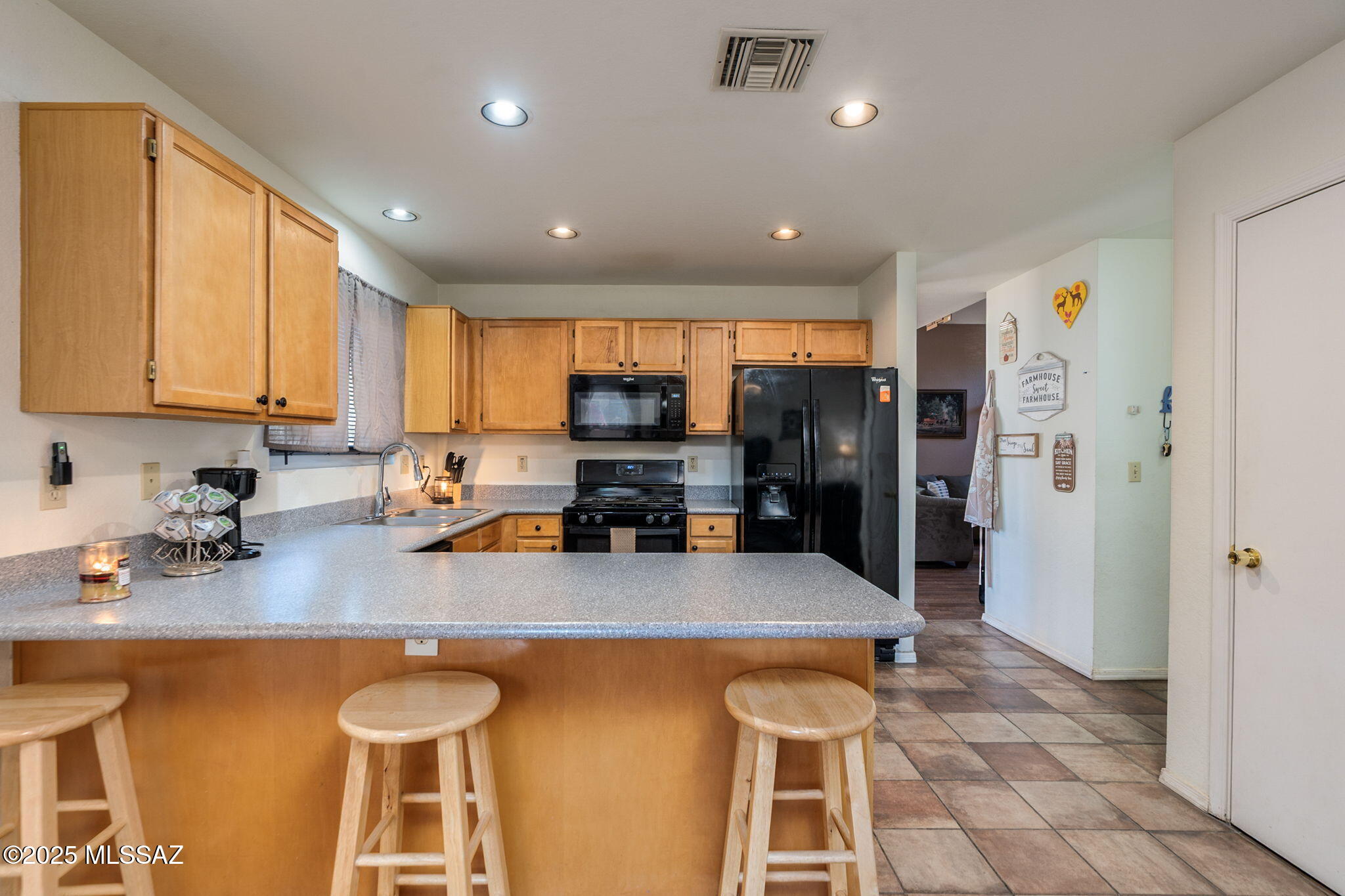 3007 W Country Hill Drive