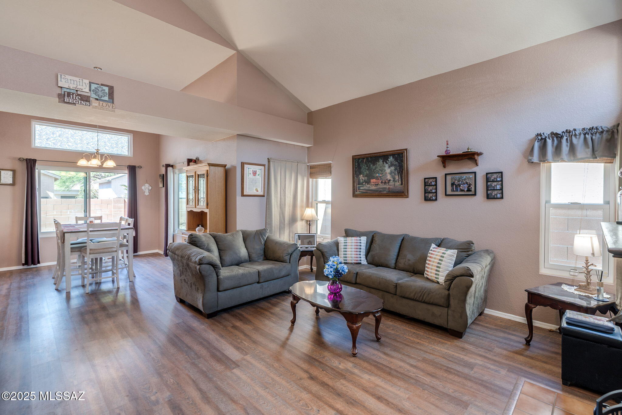 3007 W Country Hill Drive