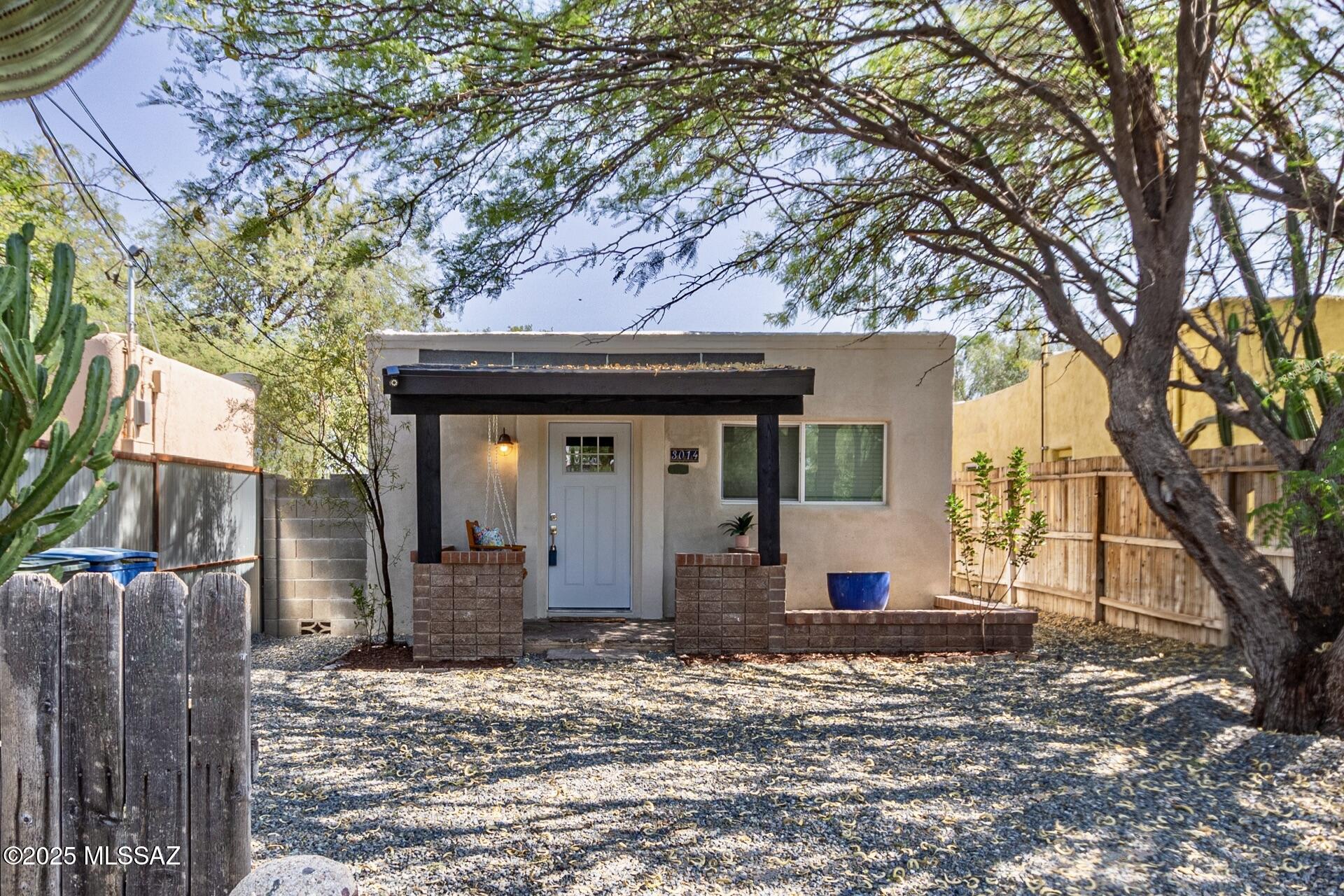 3014 E Edison Street
