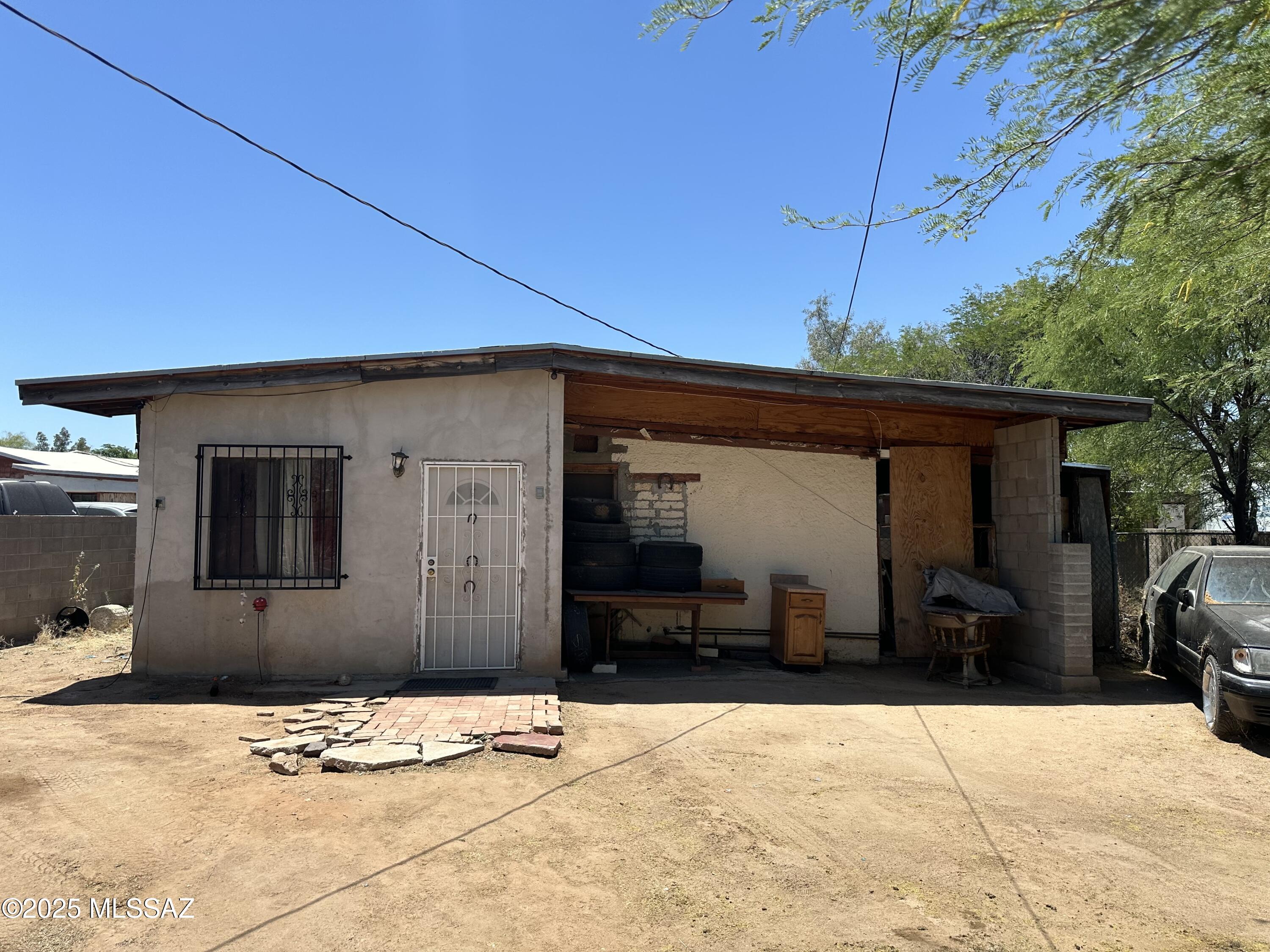 426 E Blacklidge Drive
