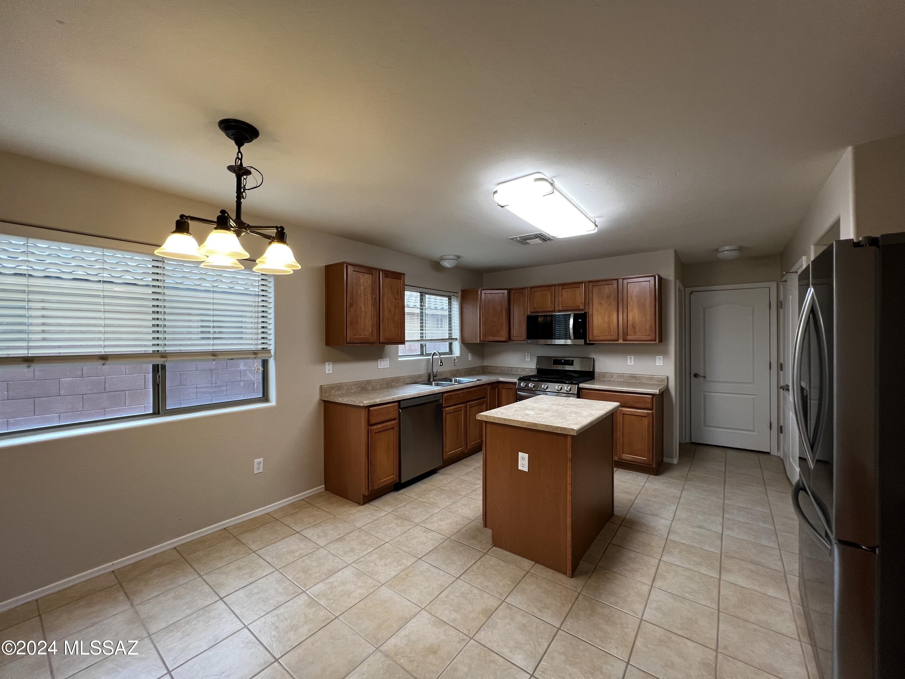 Madera Highlands Villages 11-14 & 16-23 - Residential Lease
