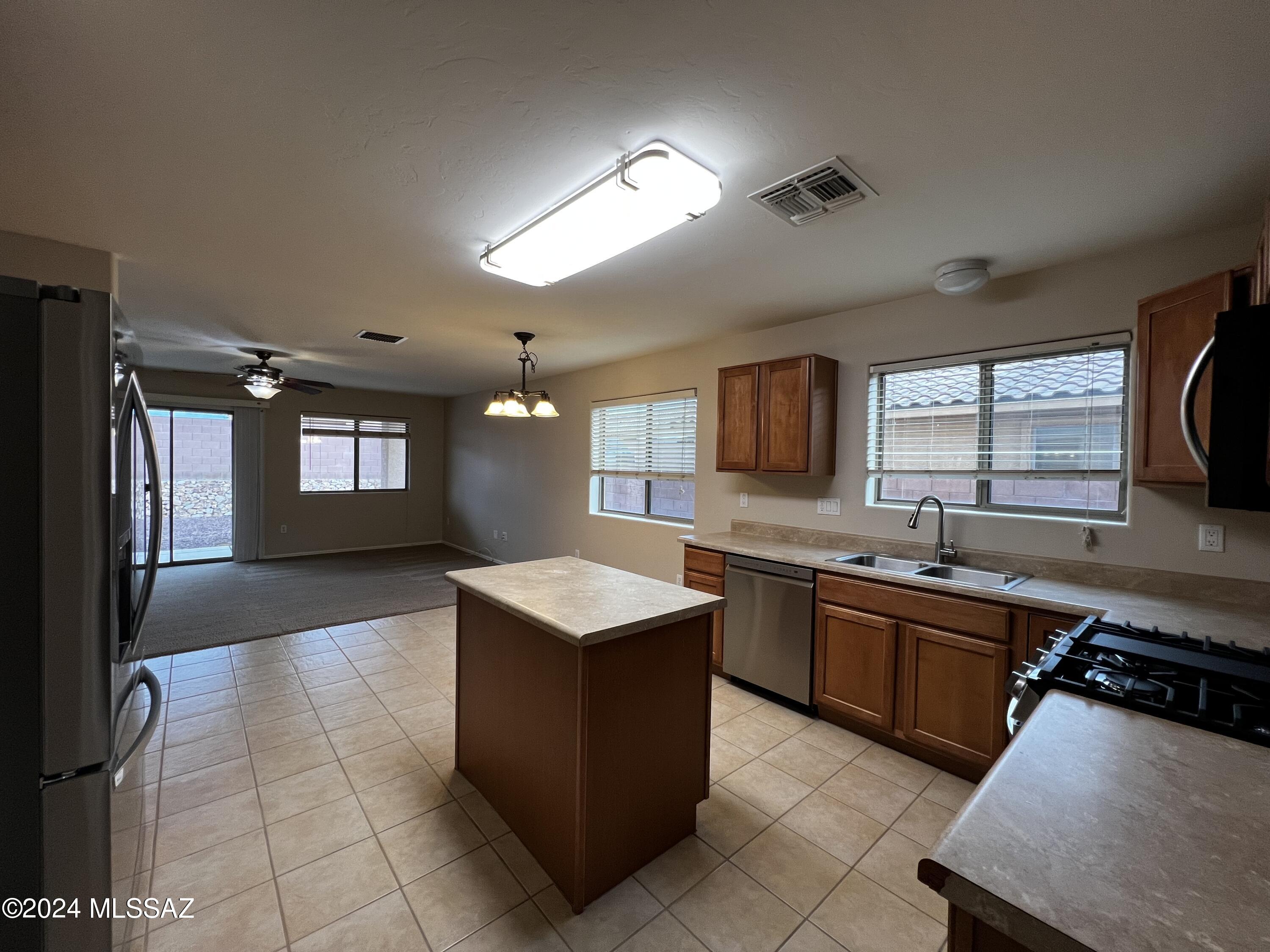 Madera Highlands Villages 11-14 & 16-23 - Residential Lease