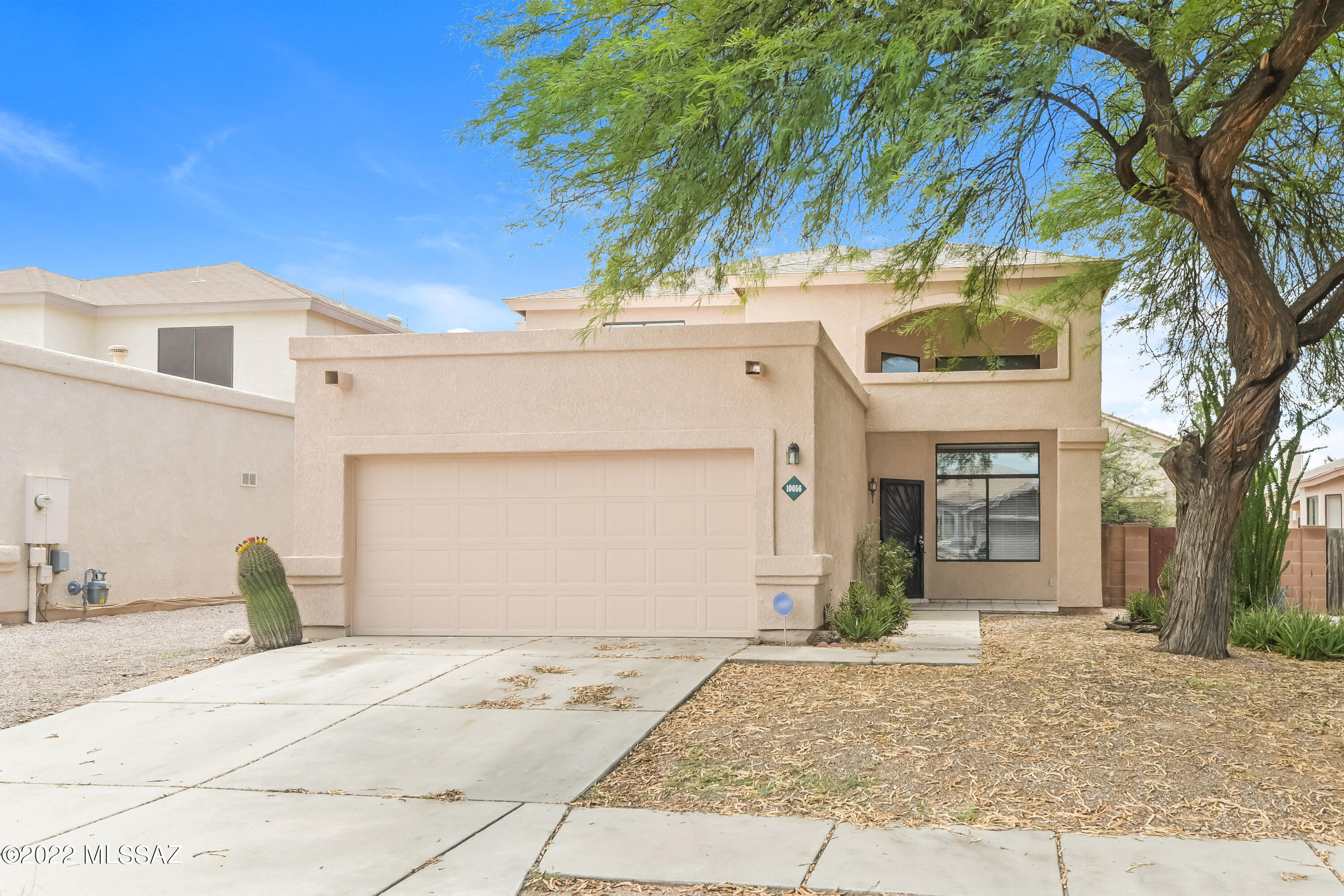 Hacienda Del Oro (1-879) - Residential Lease