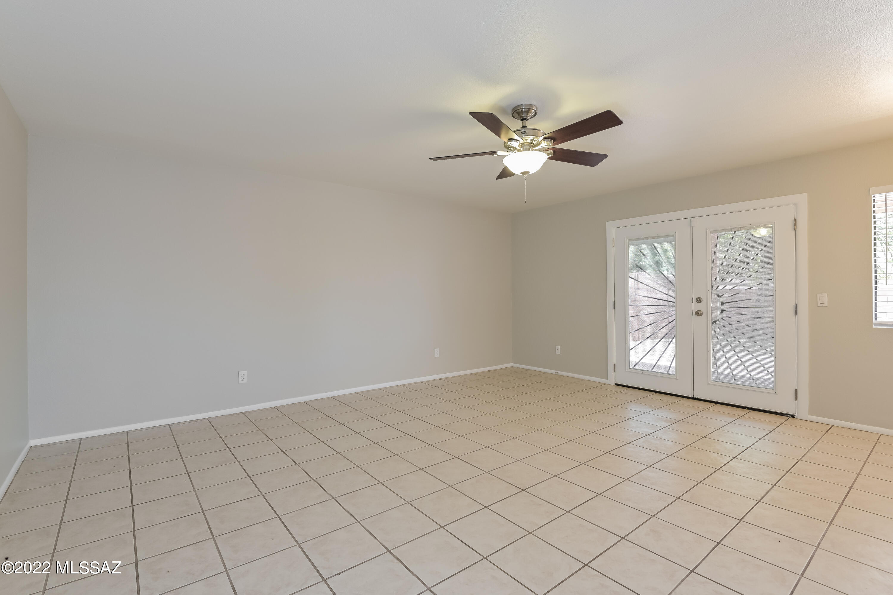 Hacienda Del Oro (1-879) - Residential Lease